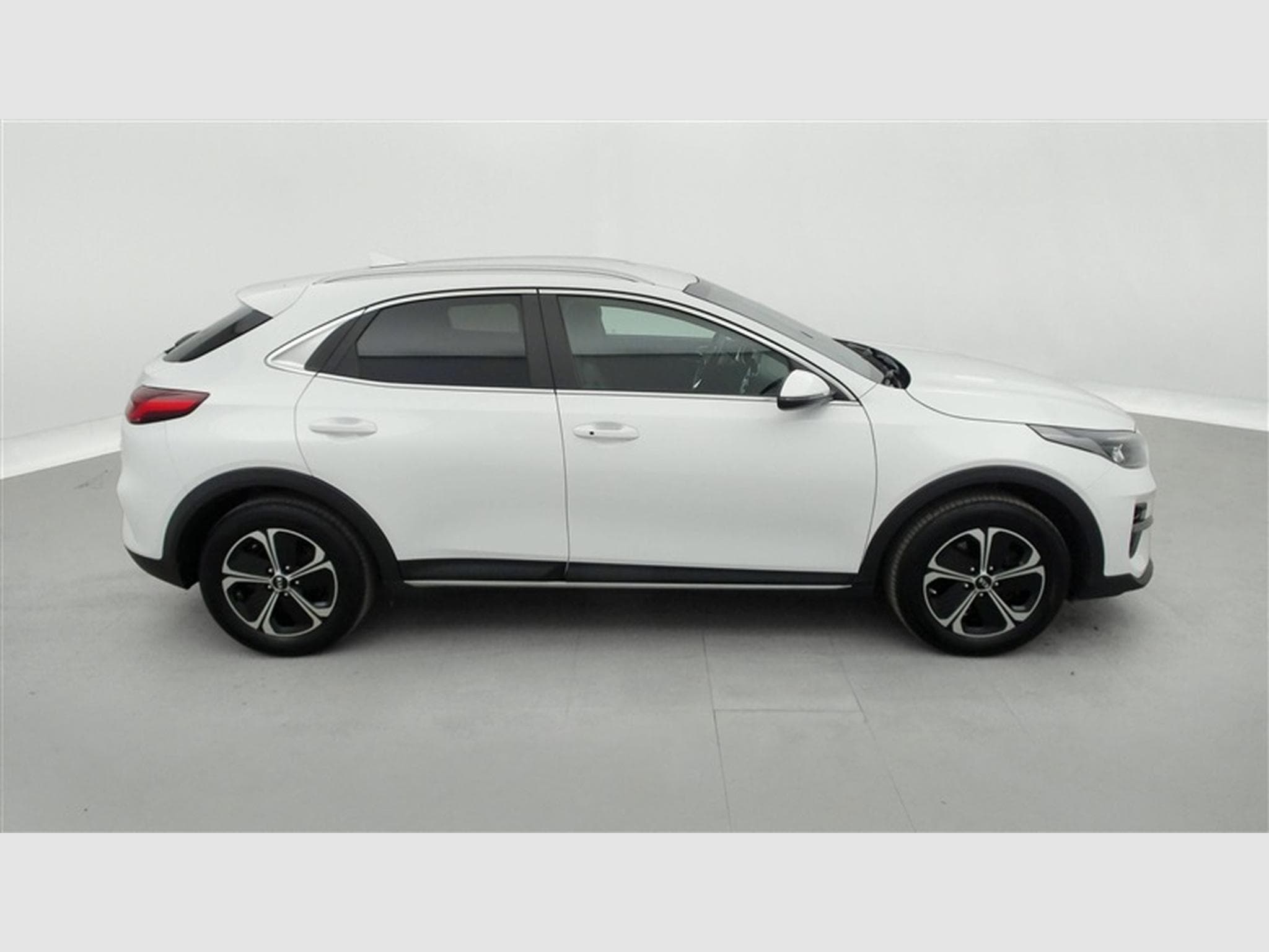 Kia XCeed PHEV 1.6 GDi Business Line DCT (2020) - Foto 24