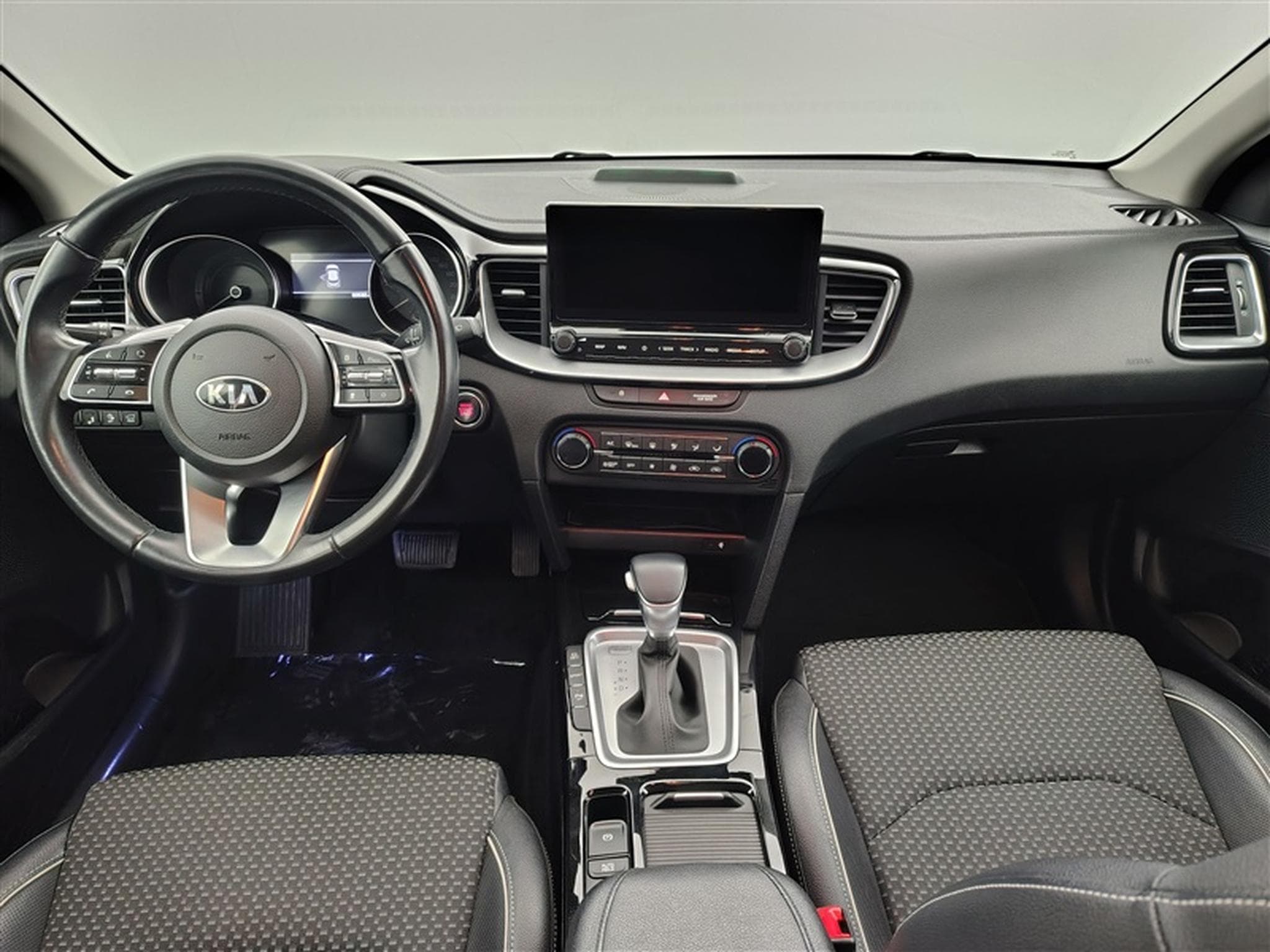 Kia XCeed PHEV 1.6 GDi Business Line DCT (2020) - Foto 8