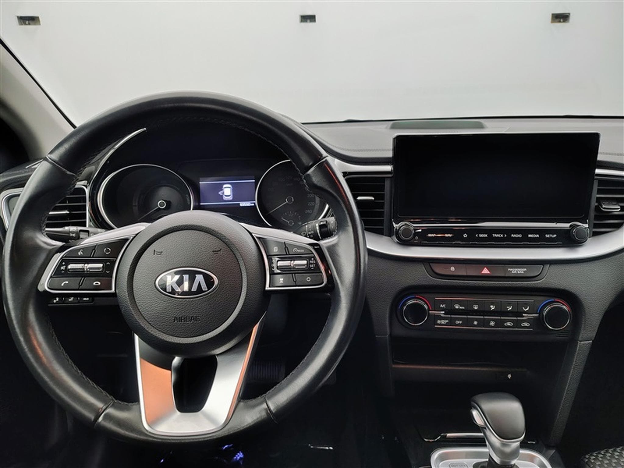Kia XCeed PHEV 1.6 GDi Business Line DCT (2020) - Foto 9