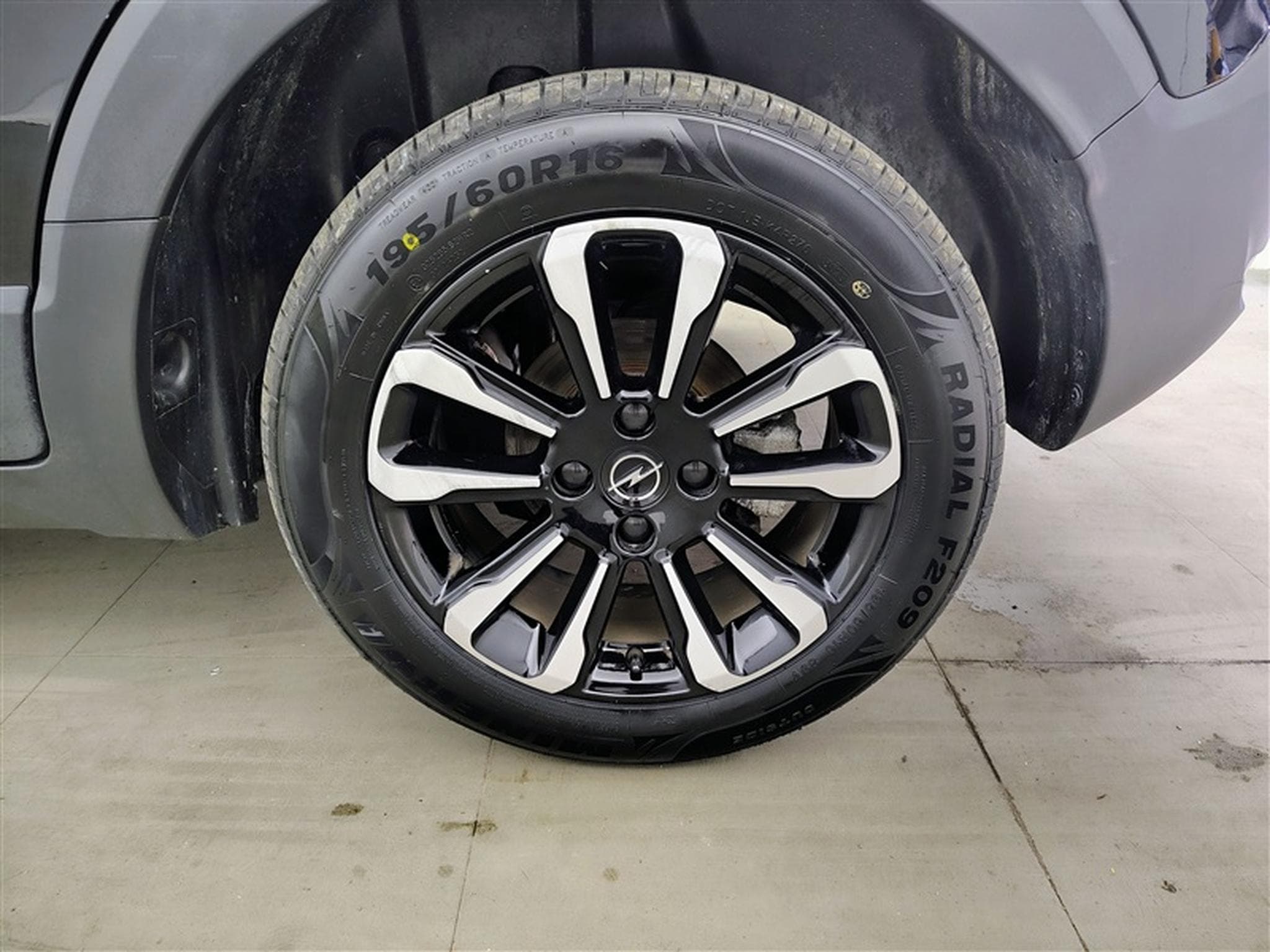 Opel Crossland 1.2 Turbo Ultimate NAVI / FULL LED / PDC AV-AR (2024) - Foto 6