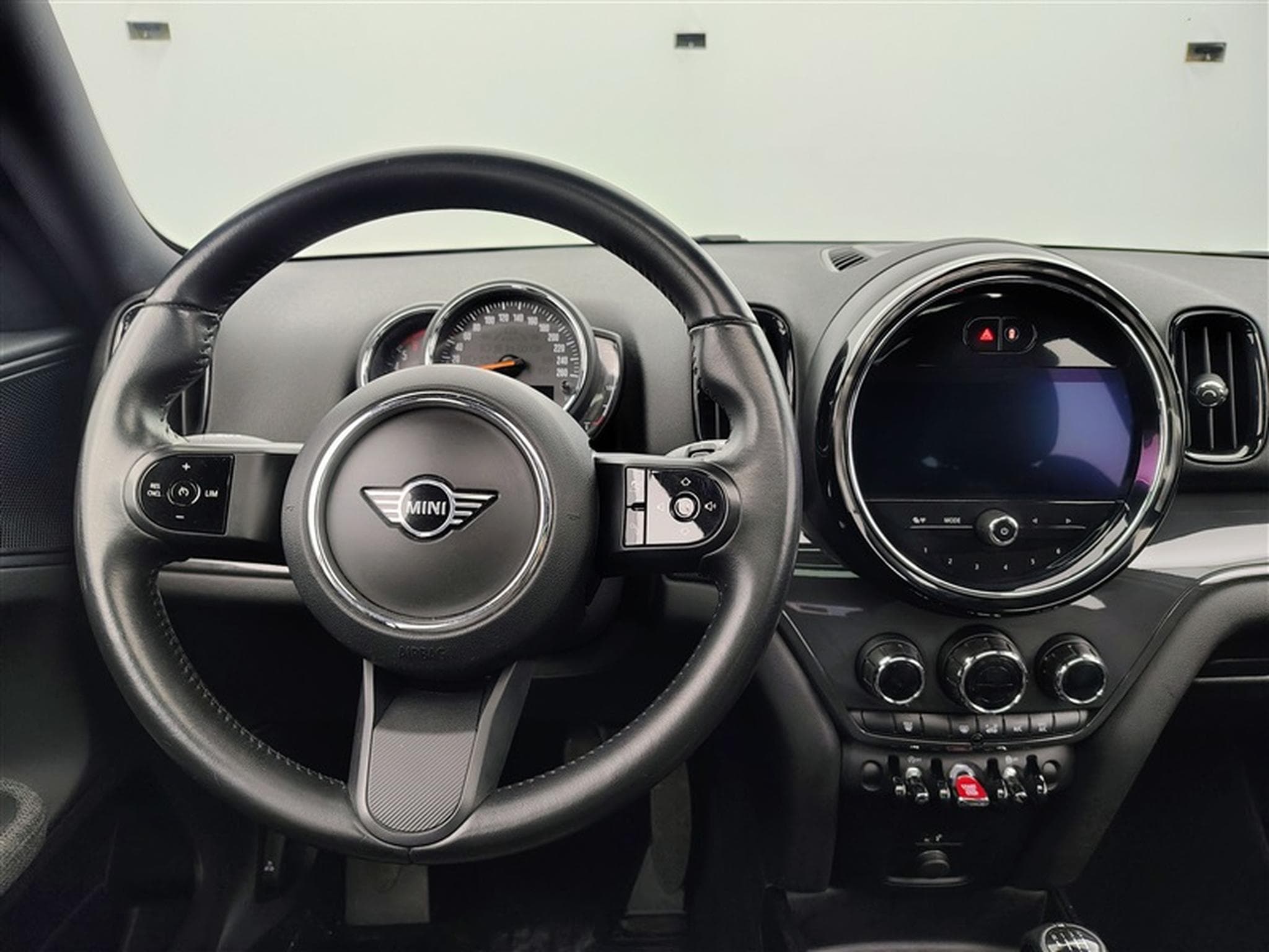 MINI Countryman 1.5 D One S-CUIR SP/NAVI/TO PANO/FULL LED/JA/PDC (2022) - Foto 9