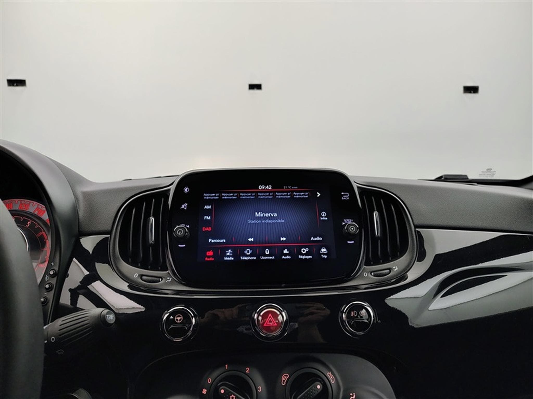 Fiat 500 1.0i MHEV Lounge CARPLAY / PDC AR / JA 15" (2023) - Foto 11