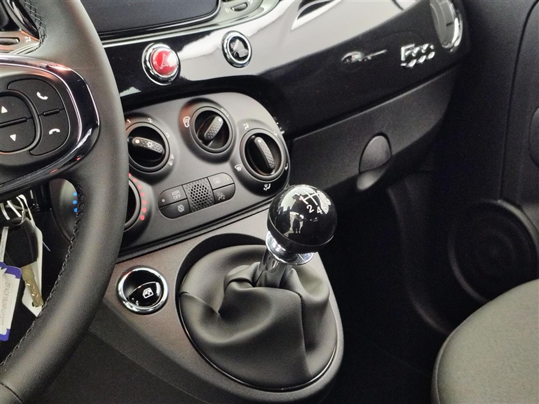 Fiat 500 1.0i MHEV Lounge CARPLAY / PDC AR / JA 15" (2023) - Foto 12
