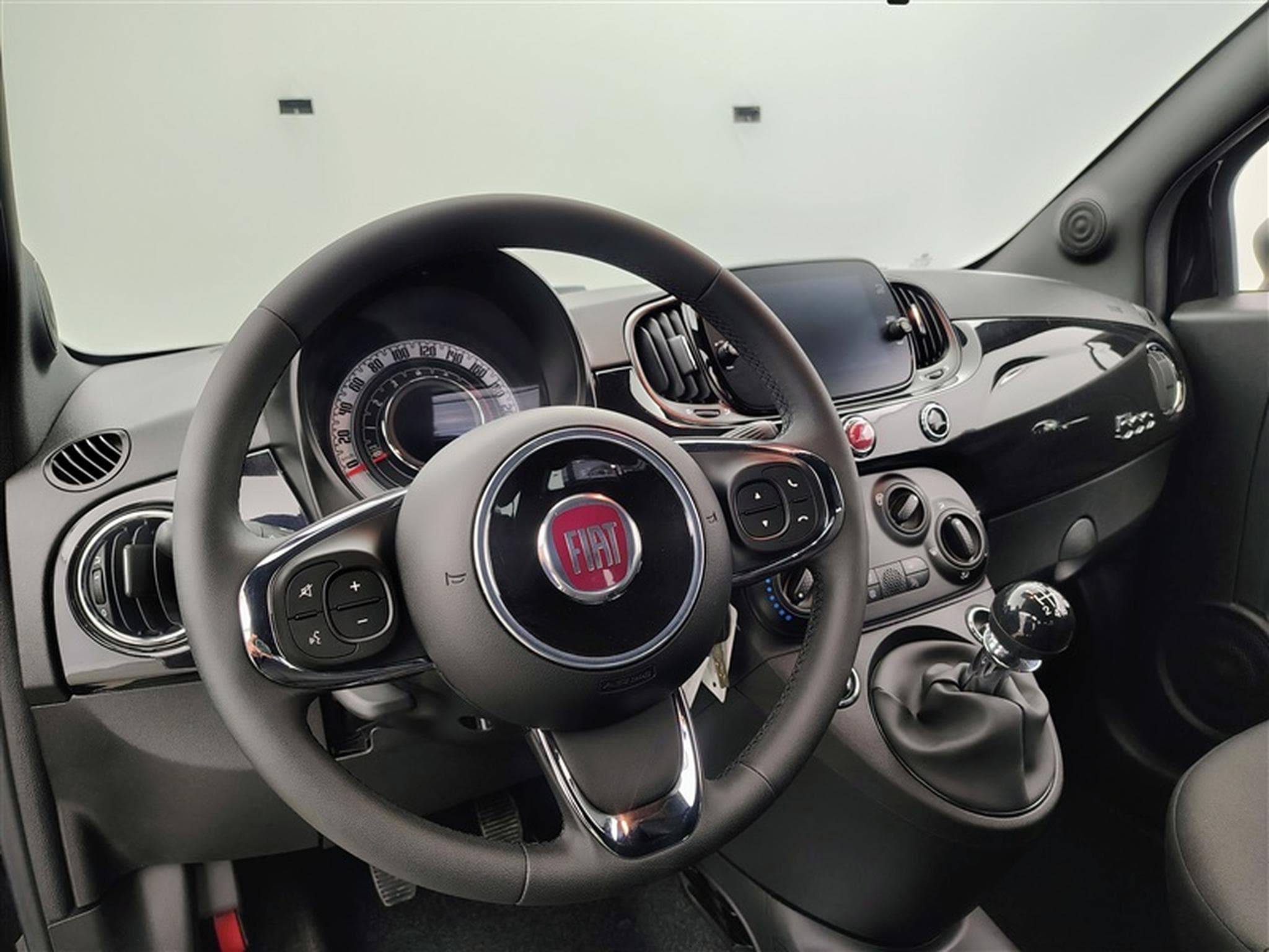 Fiat 500 1.0i MHEV Lounge CARPLAY / PDC AR / JA 15" (2023) - Foto 8