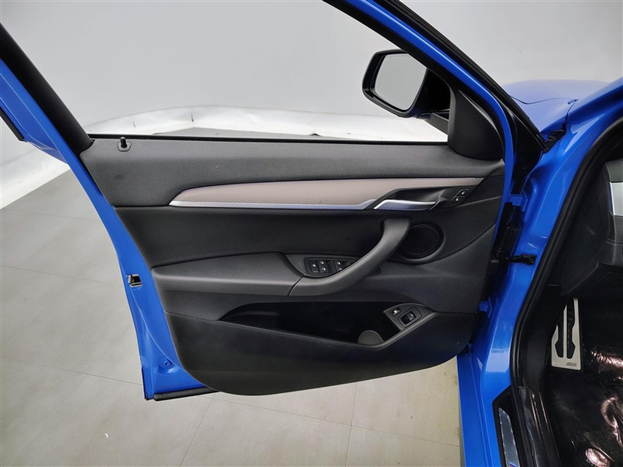BMW X2 1.5iA xDrive25e PHEV Pack M NAVI / FULL LED (2021) - Photo 16