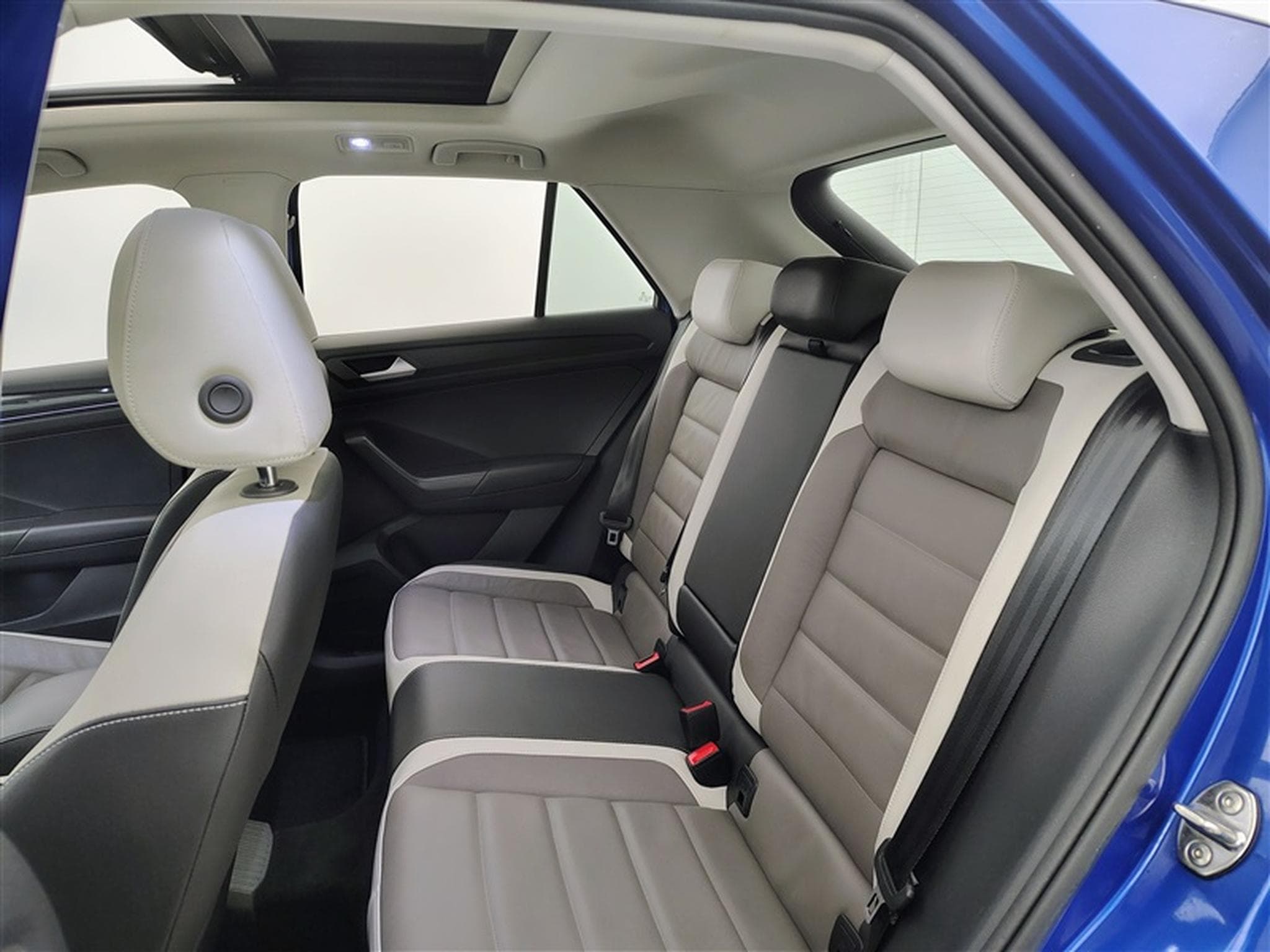 VW T-Roc 2.0 TSI 190 Ch 4Motion DSG Cuir / Toit Pano / Navi / CarPlay (2019) - Photo 13