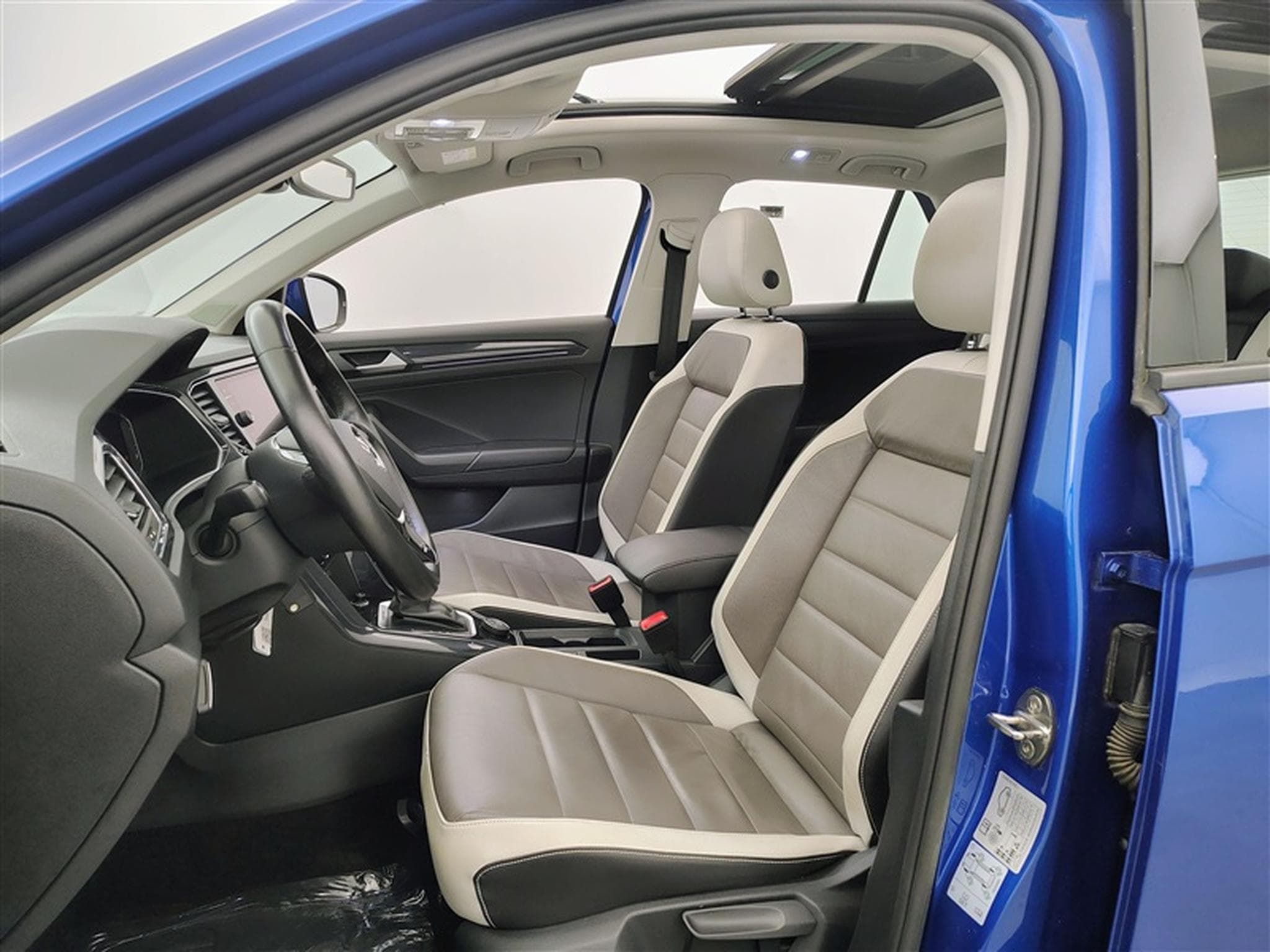 VW T-Roc 2.0 TSI 190 Ch 4Motion DSG Cuir / Toit Pano / Navi / CarPlay (2019) - Photo 7