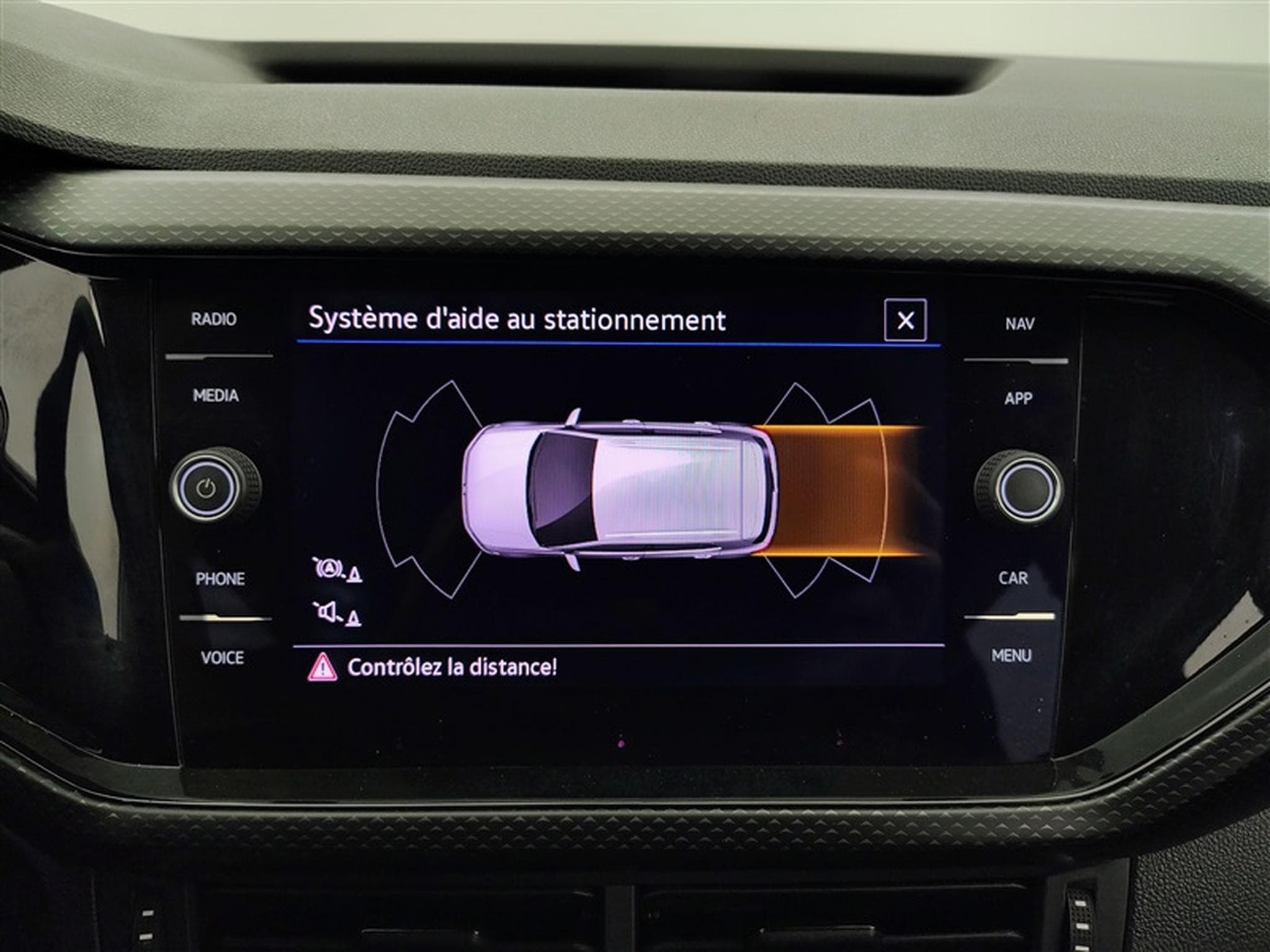 VW T-Cross 1.0 TSI 110cv DSG Life APP CONNECT / PDC AV+AR / JA 16" (2022) - Foto 18