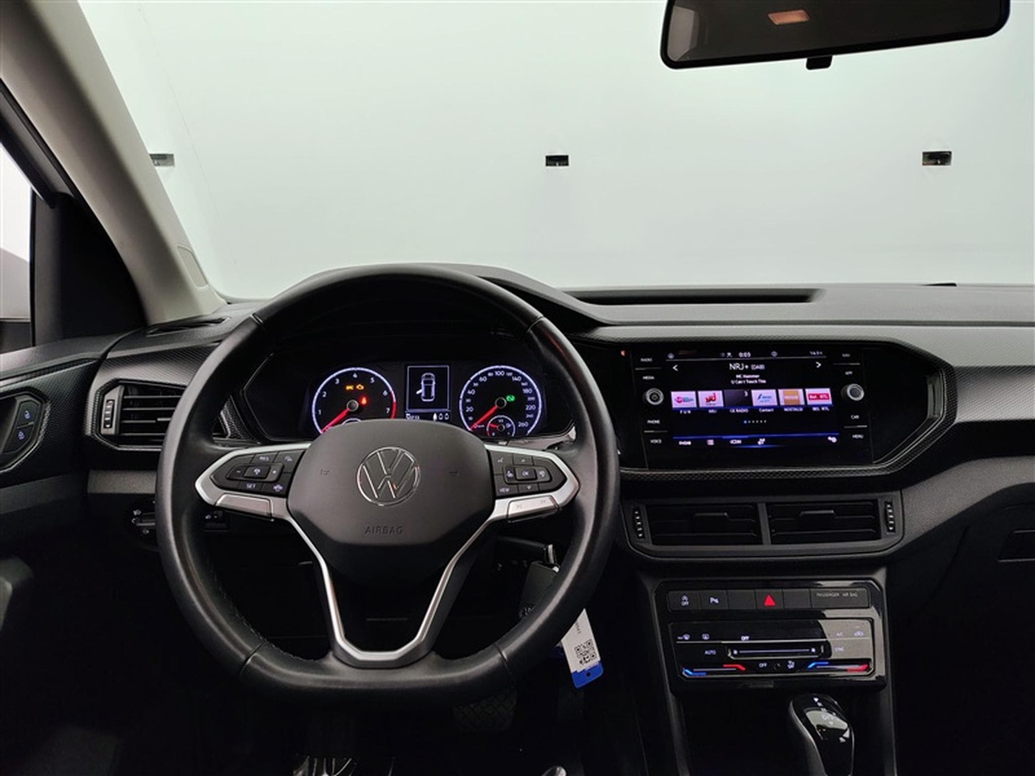 VW T-Cross 1.0 TSI 110cv DSG Life APP CONNECT / PDC AV+AR / JA 16" (2022) - Foto 9