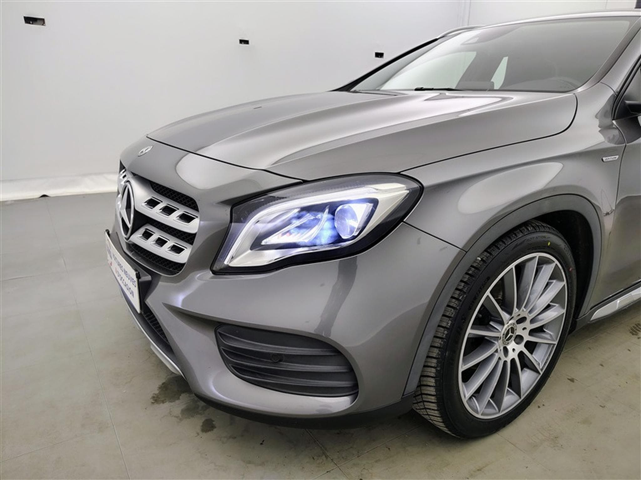 Mercedes GLA 180 GLA 180  *NAVI/CUIR/FULL LED/PDC AV-AR/S.CHAUFF* (2019) - Photo 15