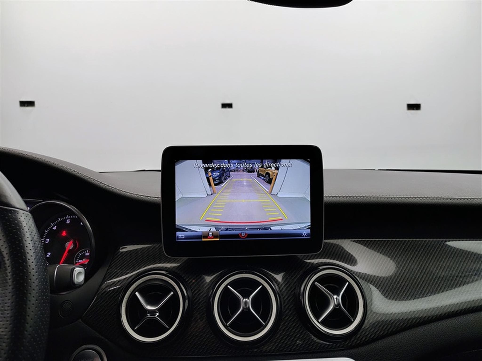 Mercedes GLA 180 GLA 180  *NAVI/CUIR/FULL LED/PDC AV-AR/S.CHAUFF* (2019) - Photo 18