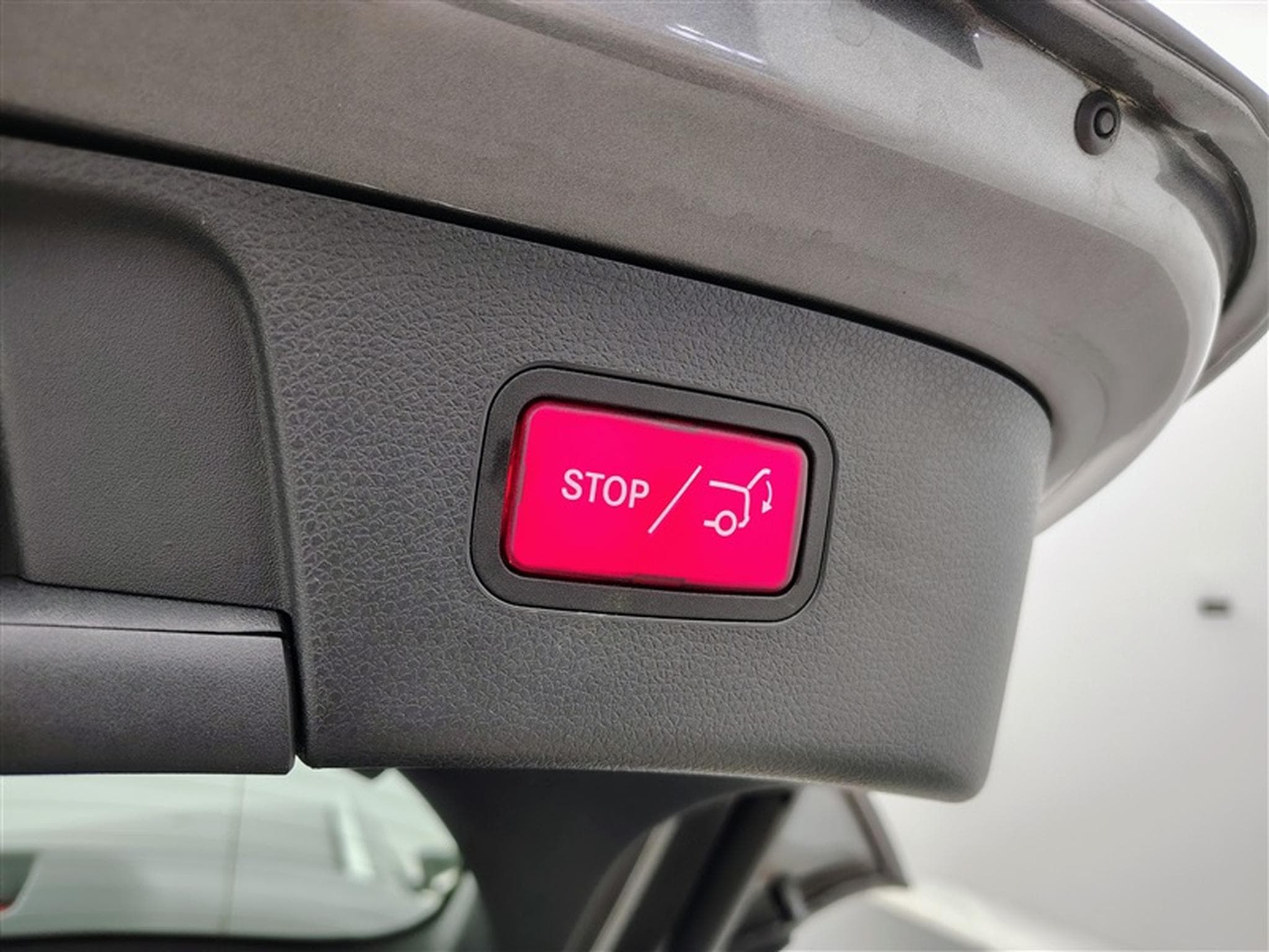 Mercedes GLA 180 GLA 180  *NAVI/CUIR/FULL LED/PDC AV-AR/S.CHAUFF* (2019) - Photo 19