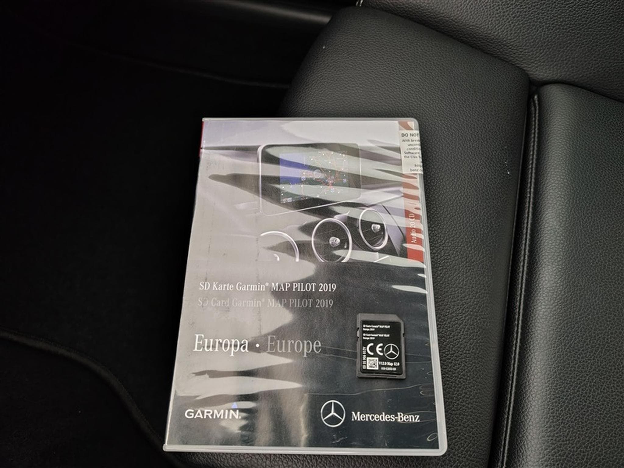 Mercedes GLA 180 GLA 180  *NAVI/CUIR/FULL LED/PDC AV-AR/S.CHAUFF* (2019) - Photo 21
