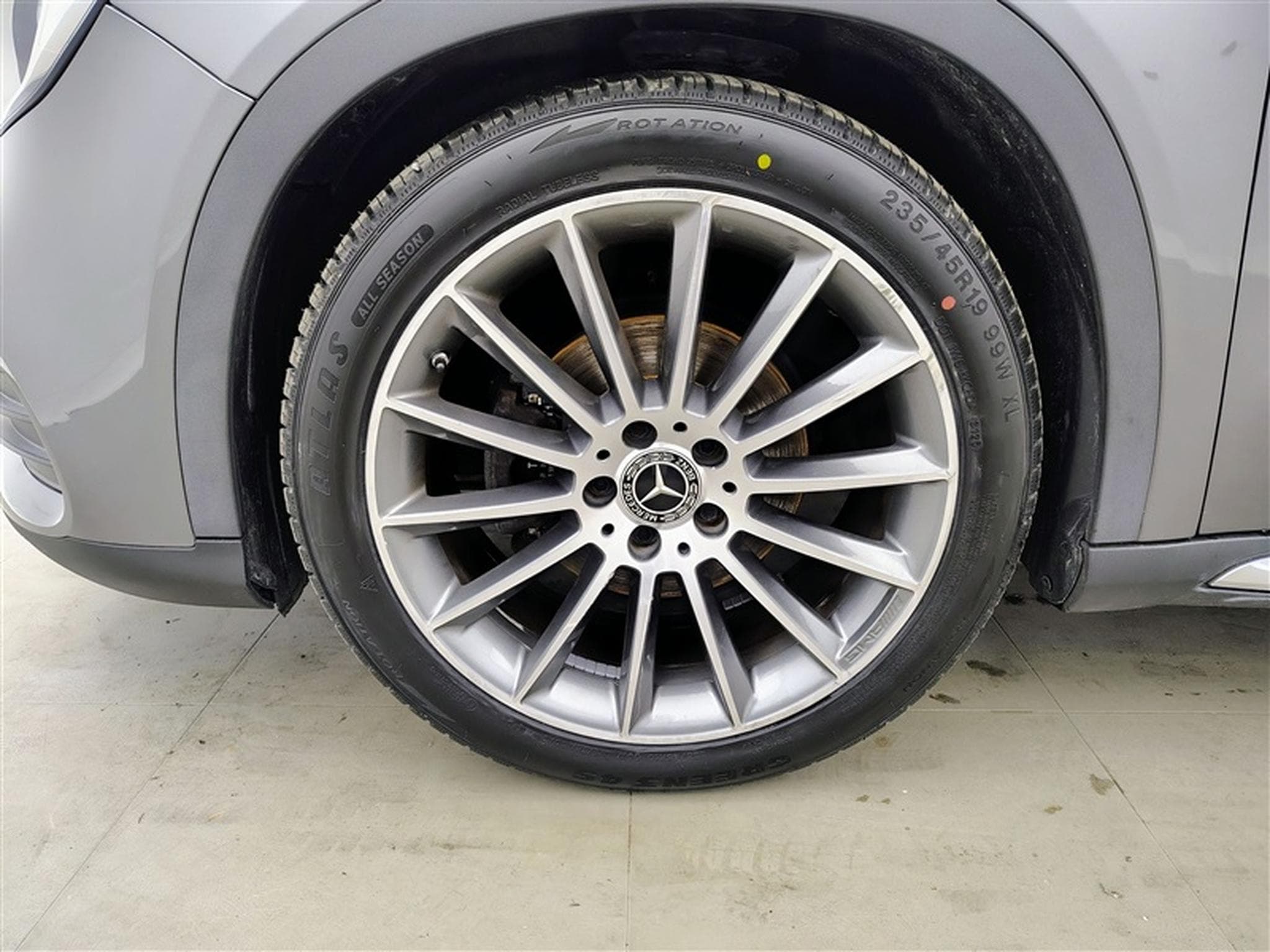 Mercedes GLA 180 GLA 180  *NAVI/CUIR/FULL LED/PDC AV-AR/S.CHAUFF* (2019) - Photo 6