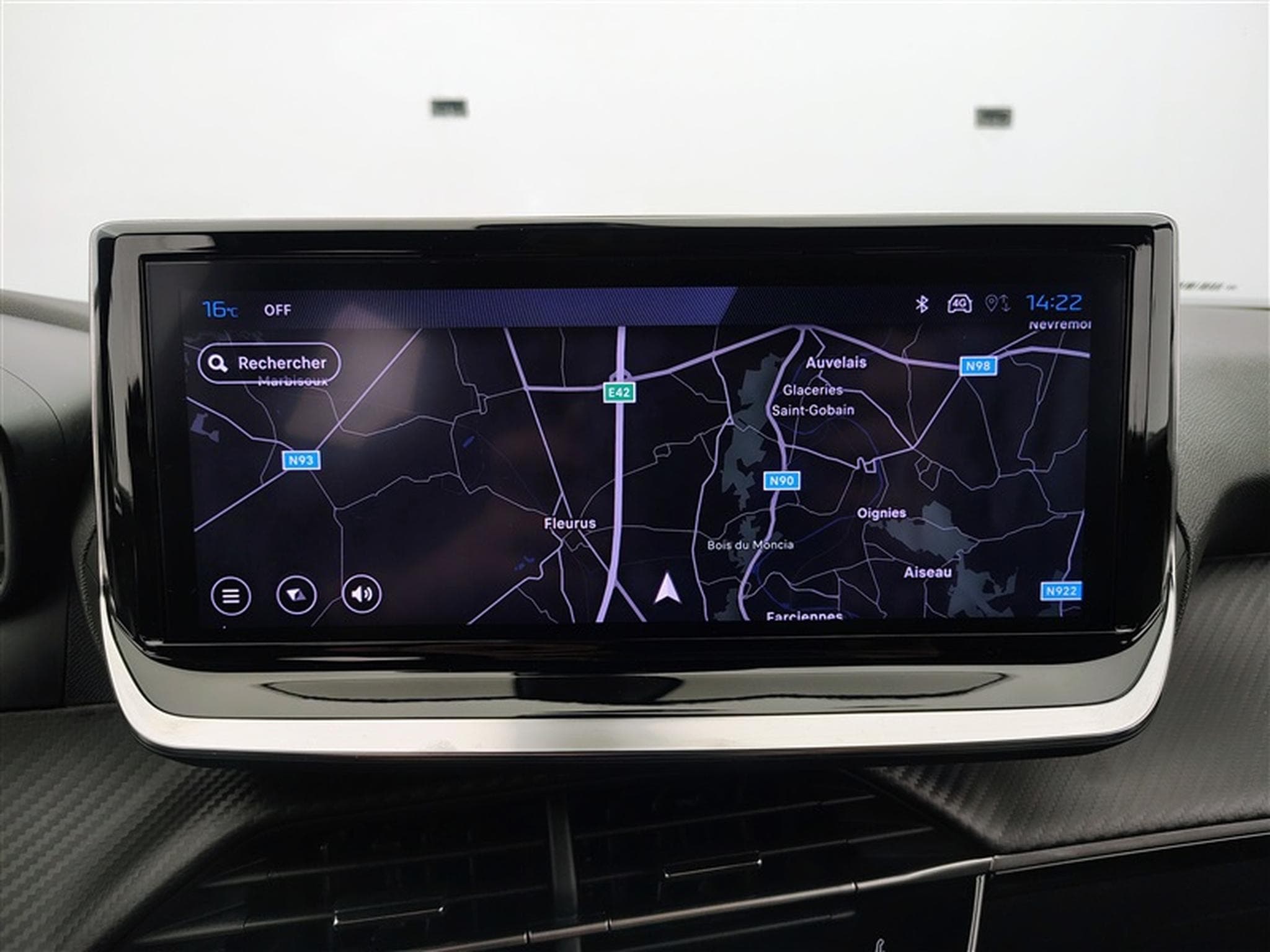 Peugeot 2008 1.2 PureTech Allure NAVI / FULL LED / CARPLAY / S-CUIR (2024) - Photo 10