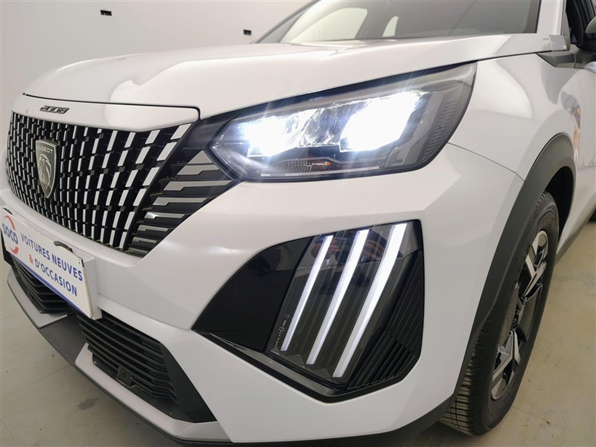 Peugeot 2008 1.2 PureTech Allure NAVI / FULL LED / CARPLAY / S-CUIR (2024) - Photo 14