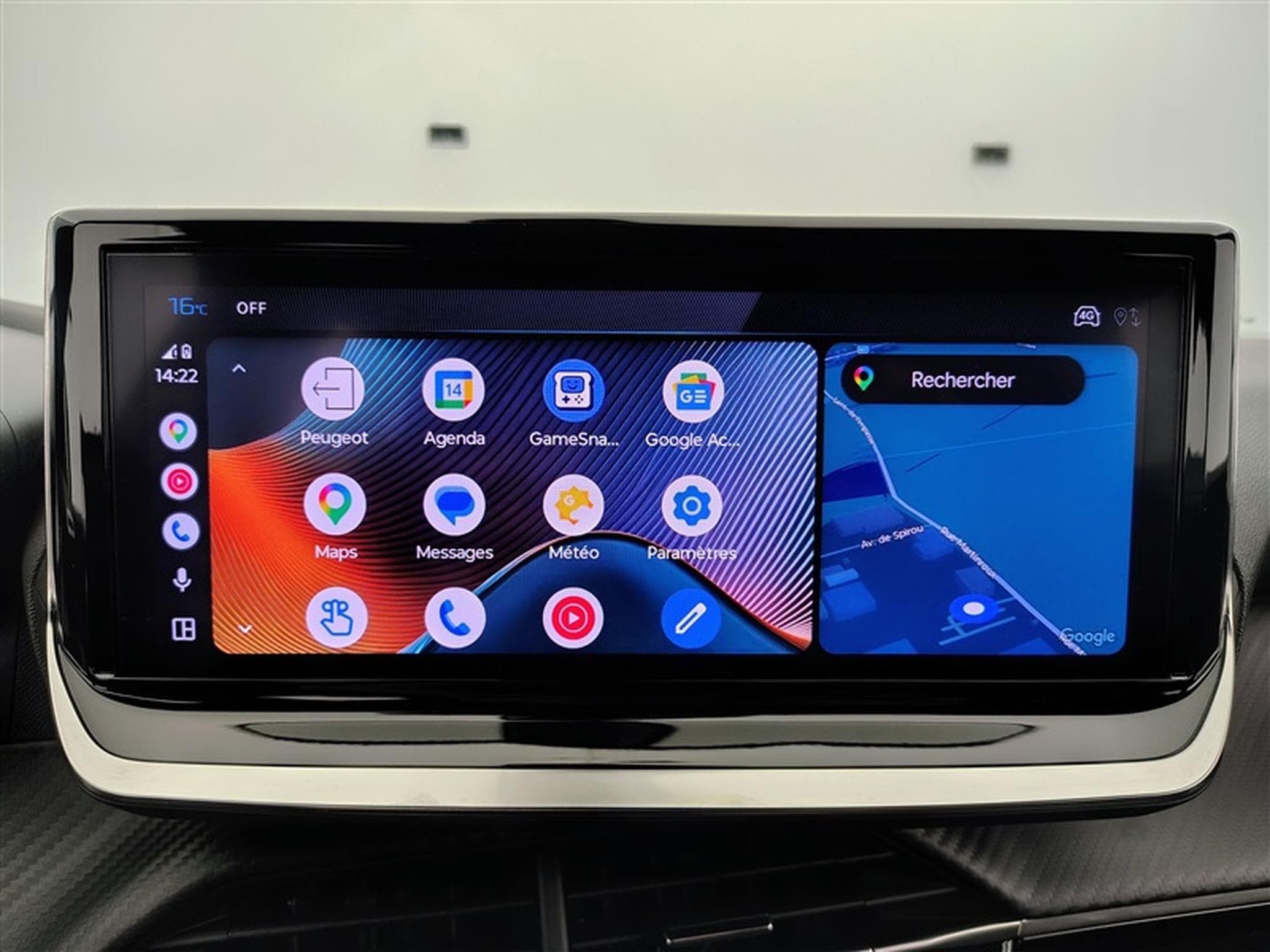 Peugeot 2008 1.2 PureTech Allure NAVI / FULL LED / CARPLAY / S-CUIR (2024) - Photo 19
