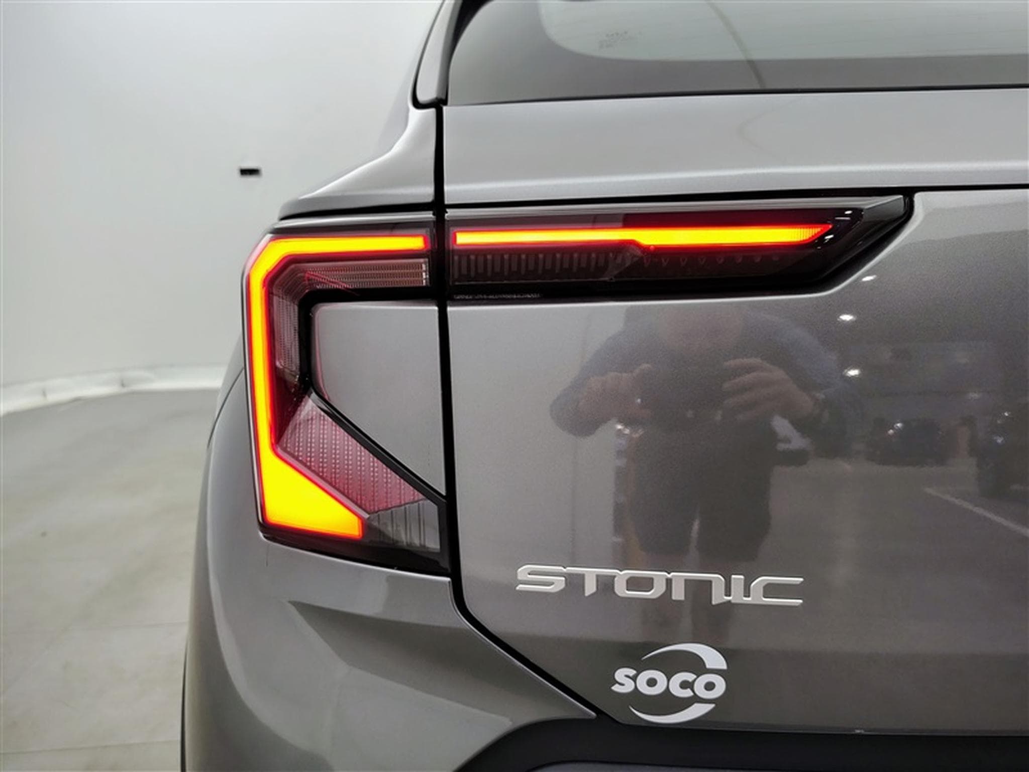 Kia Stonic 1.0 T-GDi DCT LX NAVI / FULL LED / CAMERA / JA 16" (2026) - Foto 15