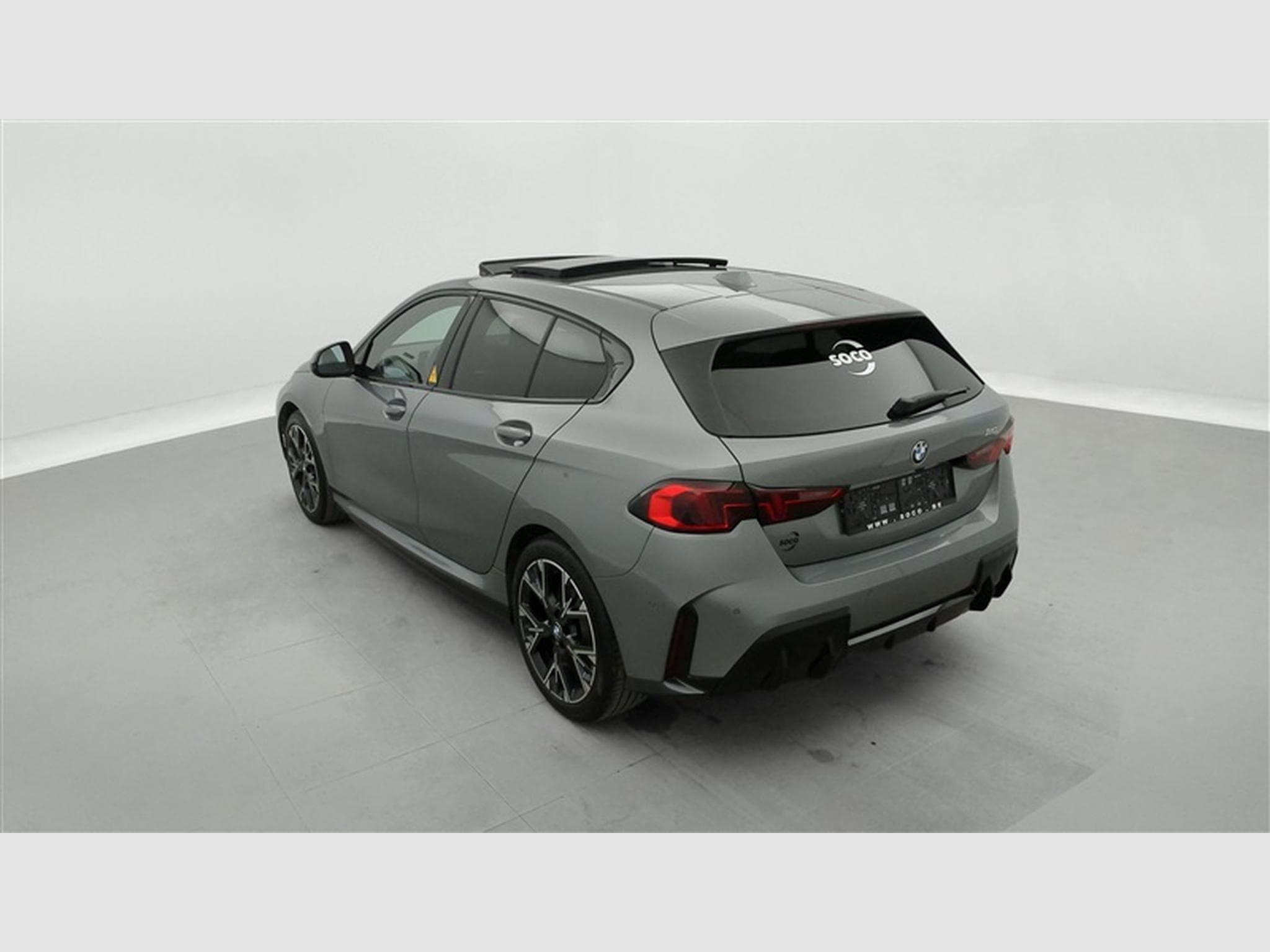 BMW 120 120iA Pack M NAVI / FULL LED / PANO / CAMERA / JA 18" (2025) - Photo 2