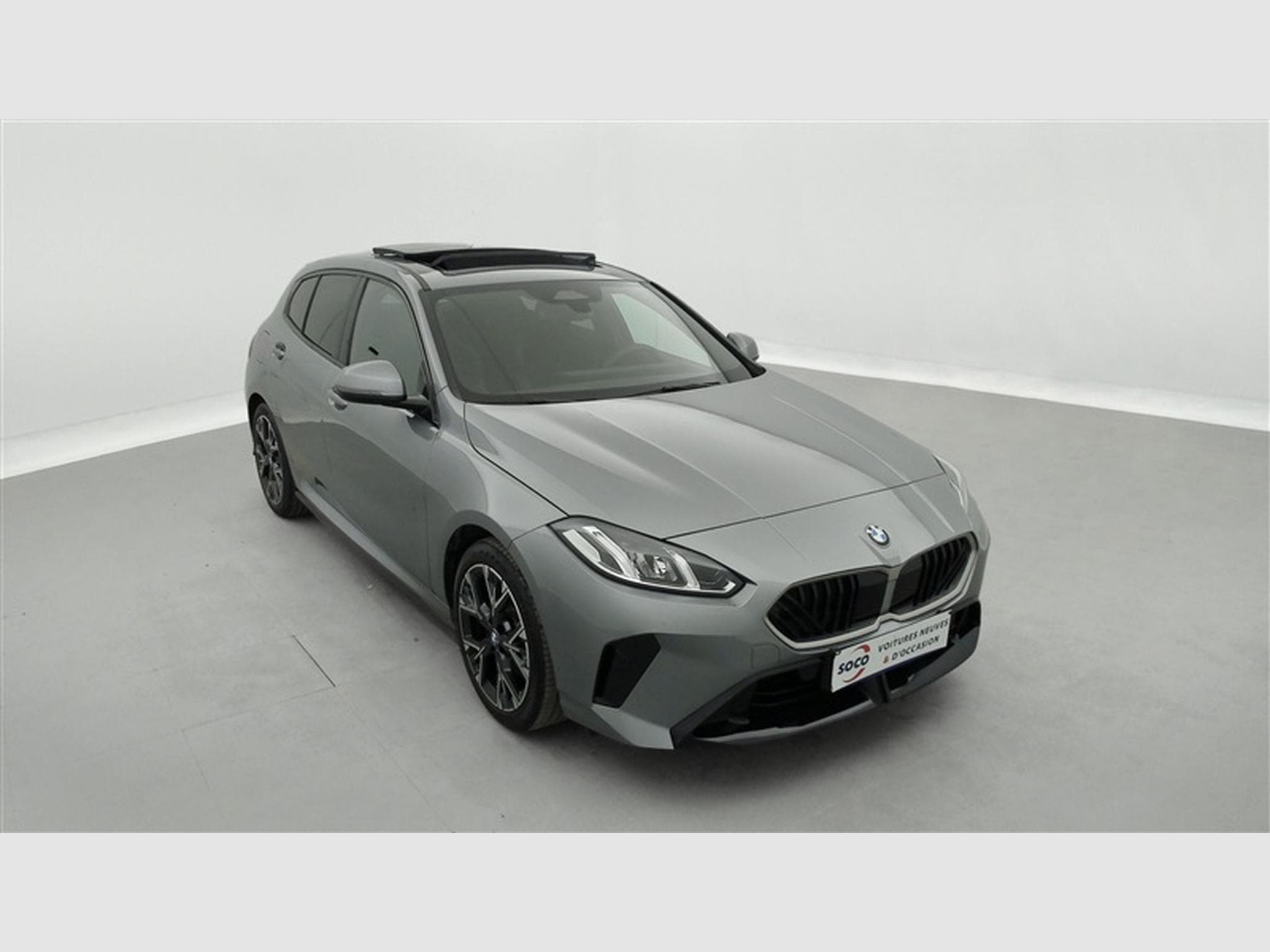 BMW 120 120iA Pack M NAVI / FULL LED / PANO / CAMERA / JA 18" (2025) - Photo 22
