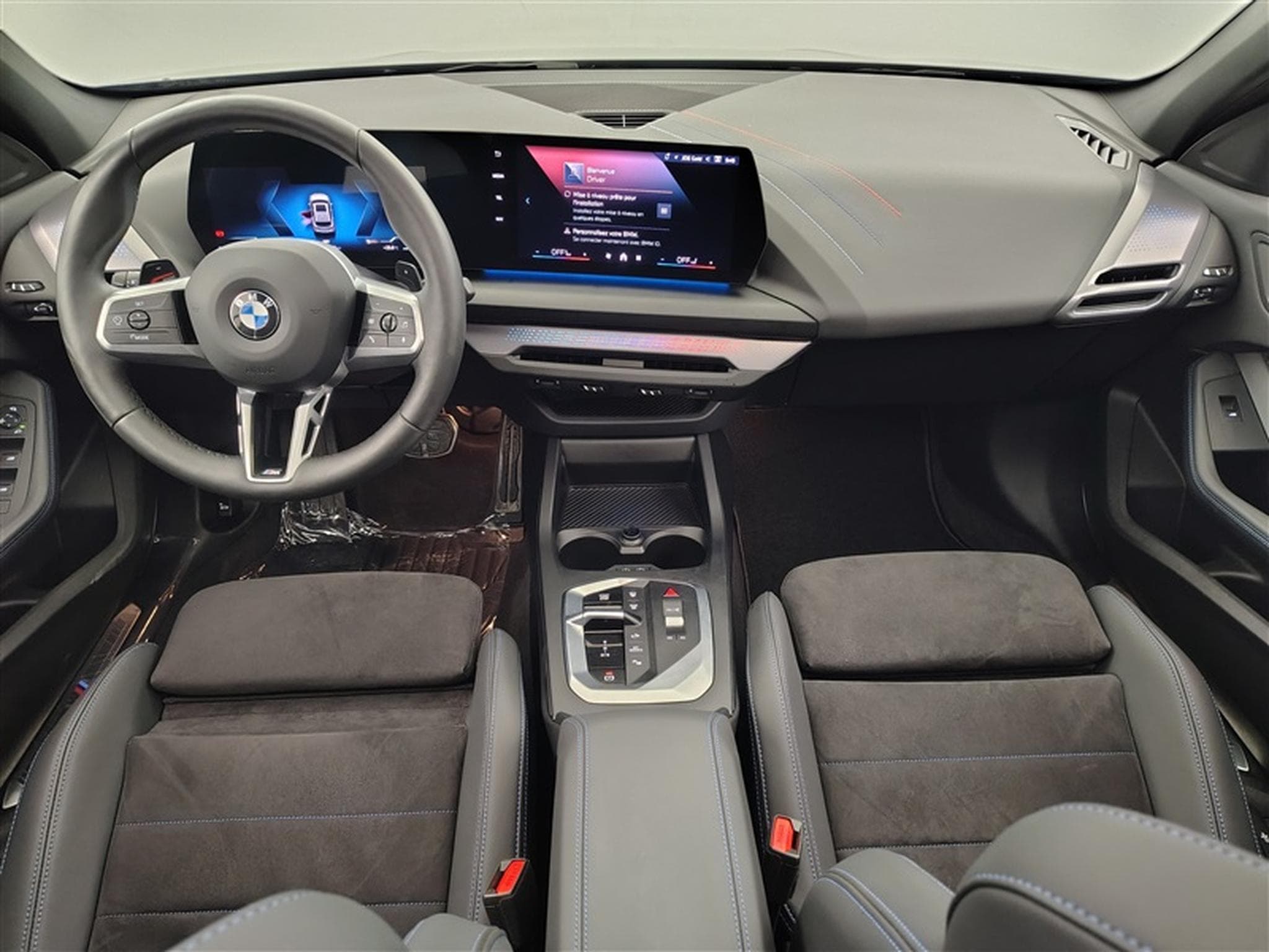 BMW 120 120iA Pack M NAVI / FULL LED / PANO / CAMERA / JA 18" (2025) - Photo 8