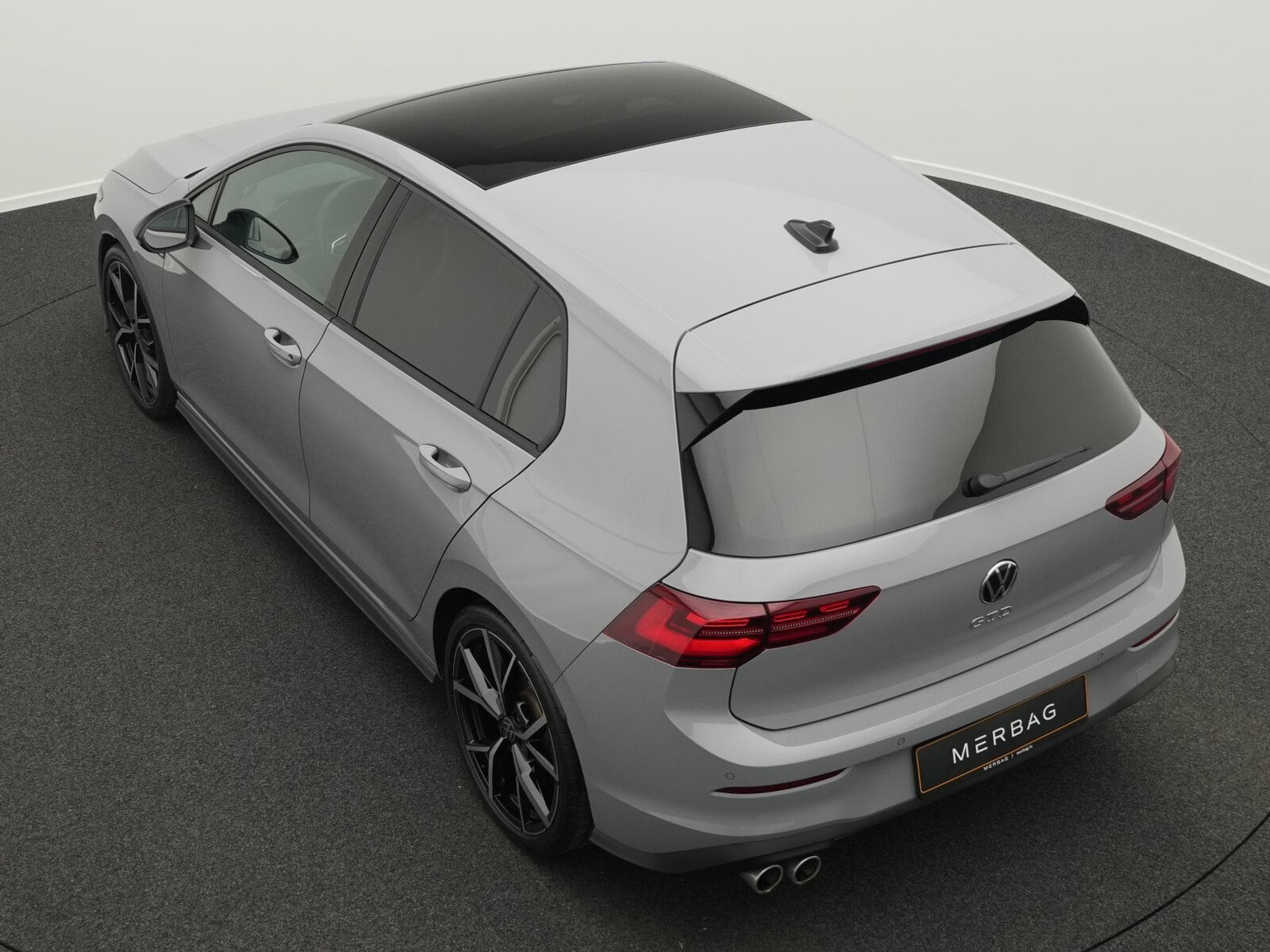 VW Golf VIII 2.0 TDI GTD (2023) - Photo 11