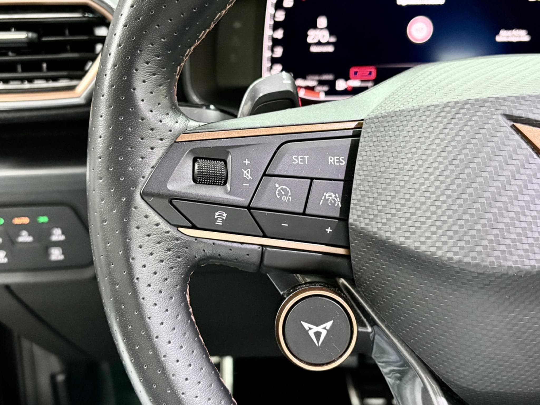 Cupra Leon VZ 2.0 TSI 300CV * CAM * VSS * BEATS * MATRIX * (2024) - Foto 10