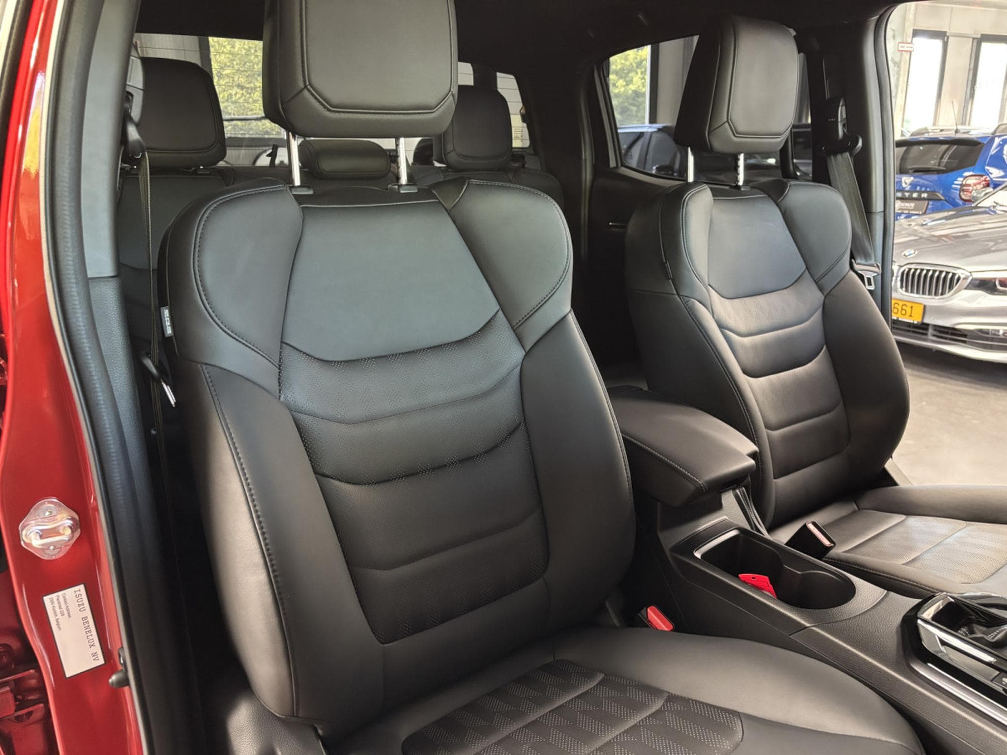 Isuzu D-Max Double Cab 1.9 V-Cross 163HP (2026) - Foto 12