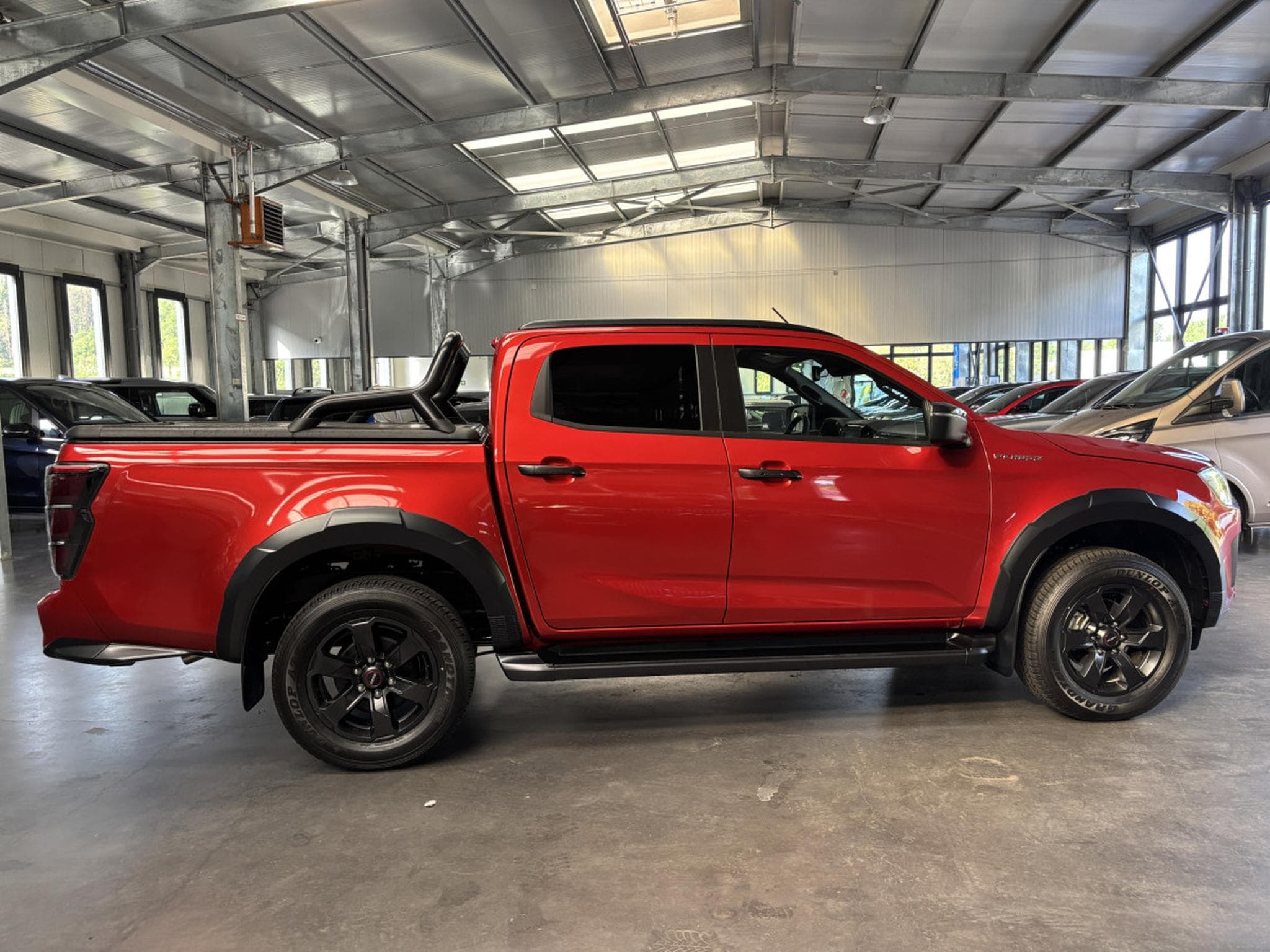 Isuzu D-Max Double Cab 1.9 V-Cross 163HP (2026) - Foto 2