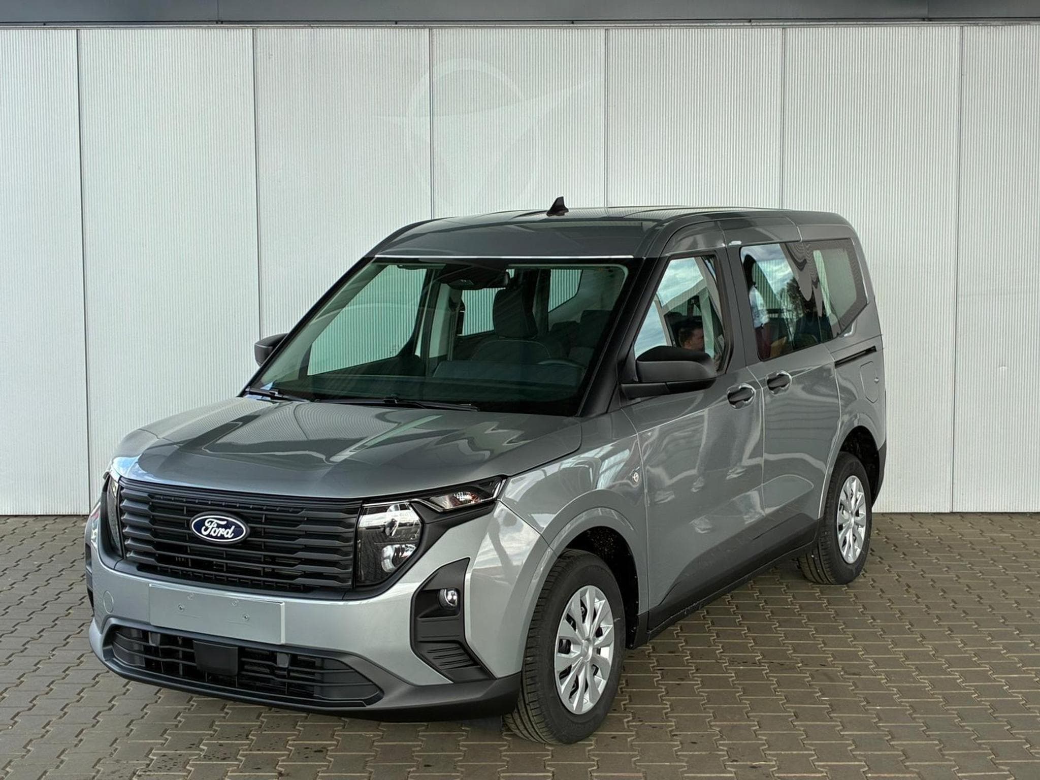 Ford Tourneo Trend (2026) - Photo 1