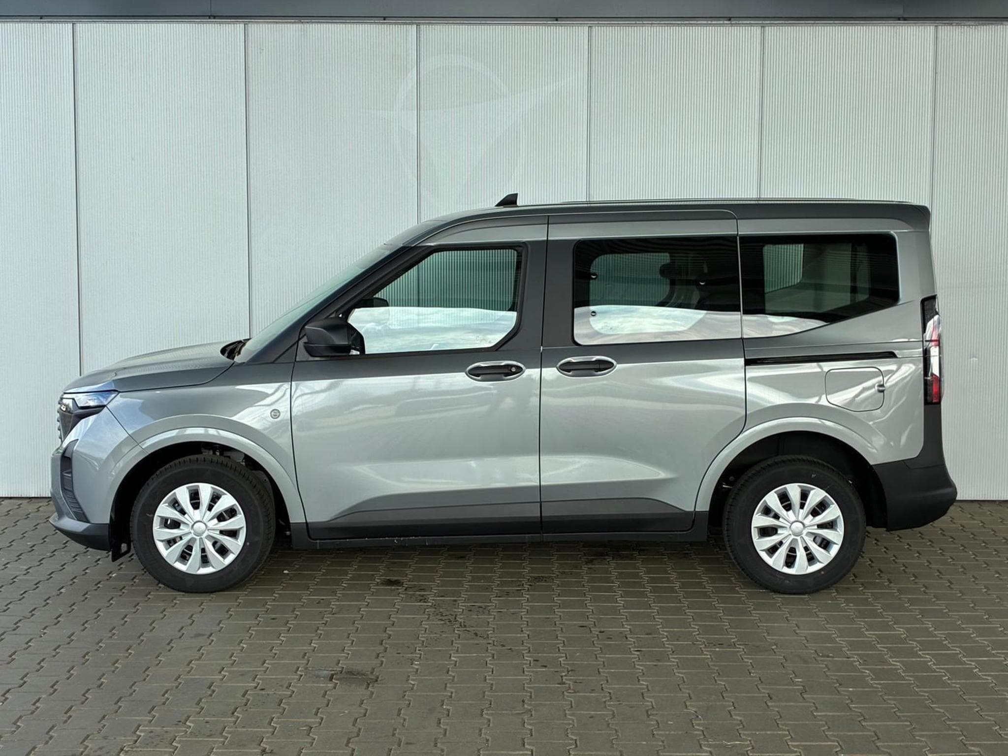Ford Tourneo Trend (2026) - Photo 2
