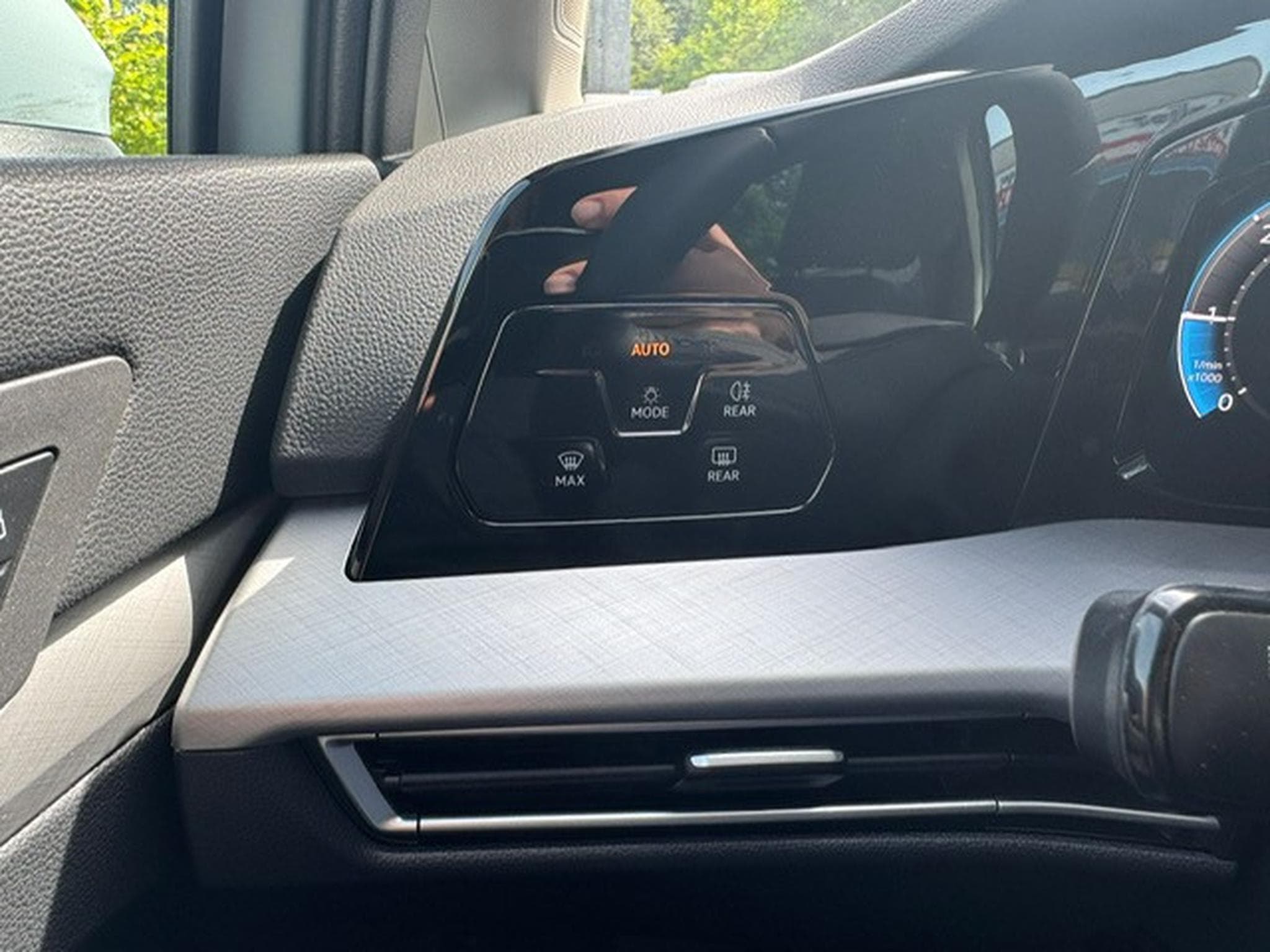 VW Golf VOLKSWAGEN GOLF 8 2.0 TDI  LED AUTOMATIK DIGITAL COCKPIT KAM (2025) - Foto 15