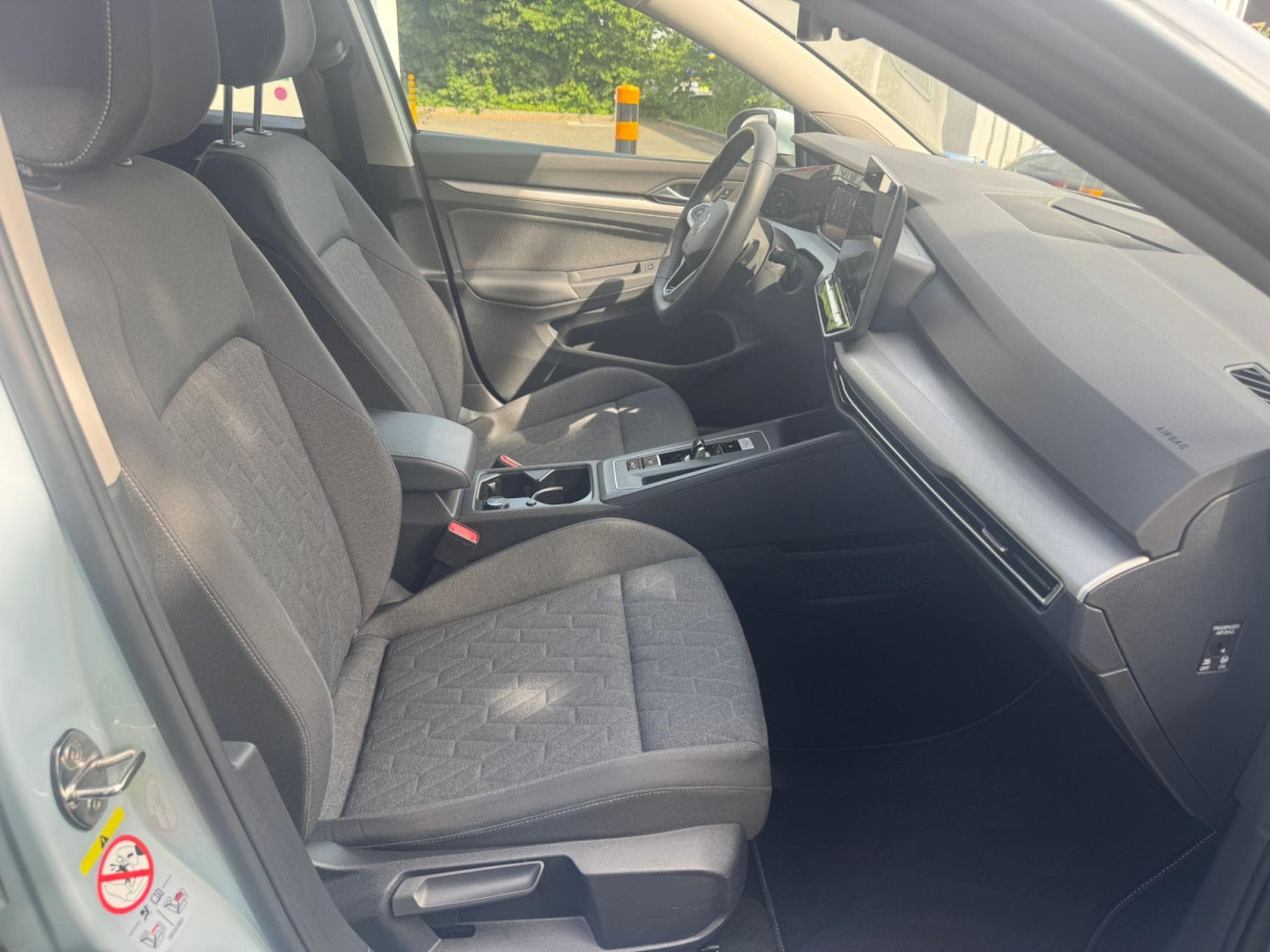 VW Golf VOLKSWAGEN GOLF 8 2.0 TDI  LED AUTOMATIK DIGITAL COCKPIT KAM (2025) - Foto 2