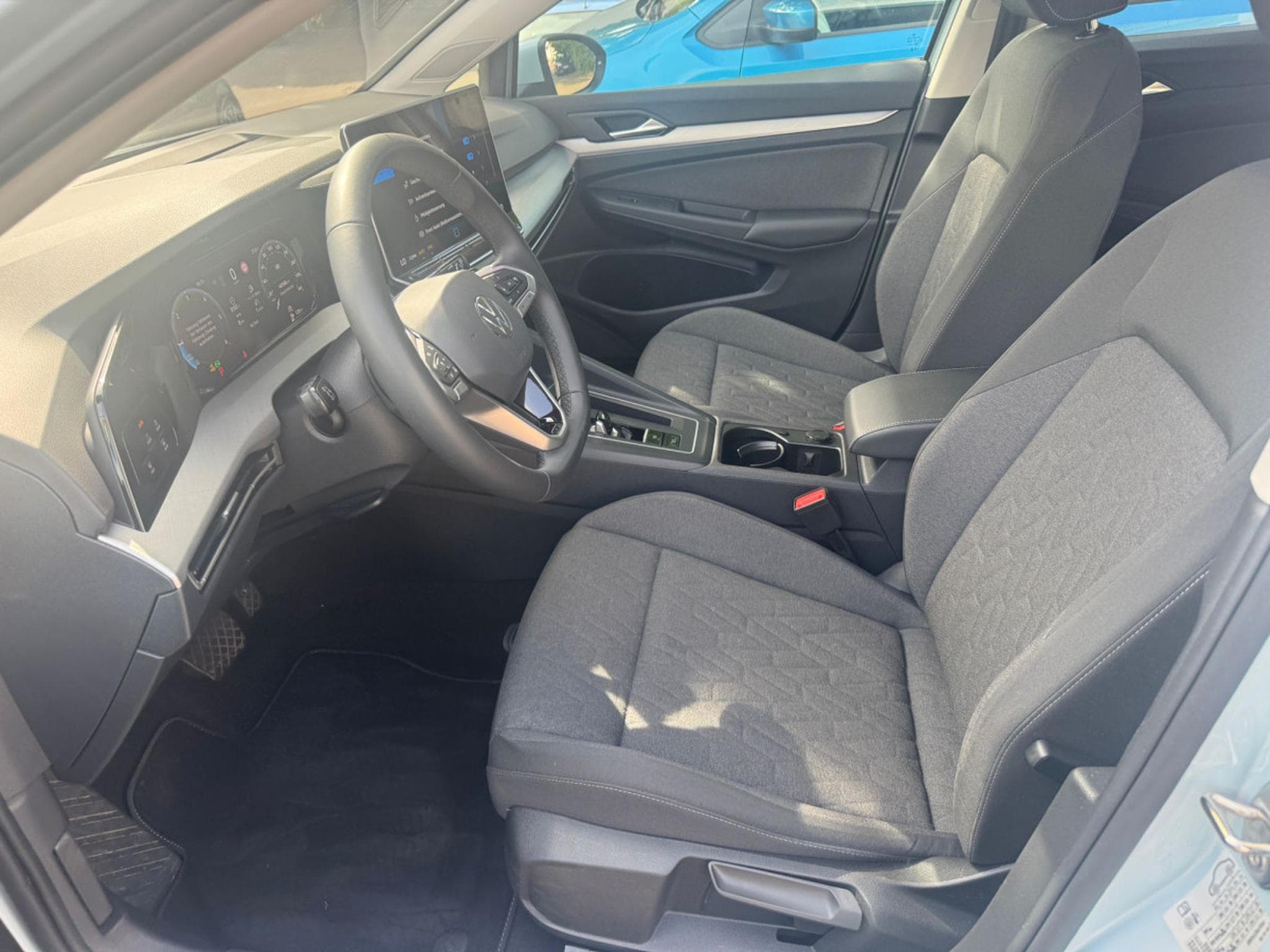 VW Golf VOLKSWAGEN GOLF 8 2.0 TDI  LED AUTOMATIK DIGITAL COCKPIT KAM (2025) - Foto 9