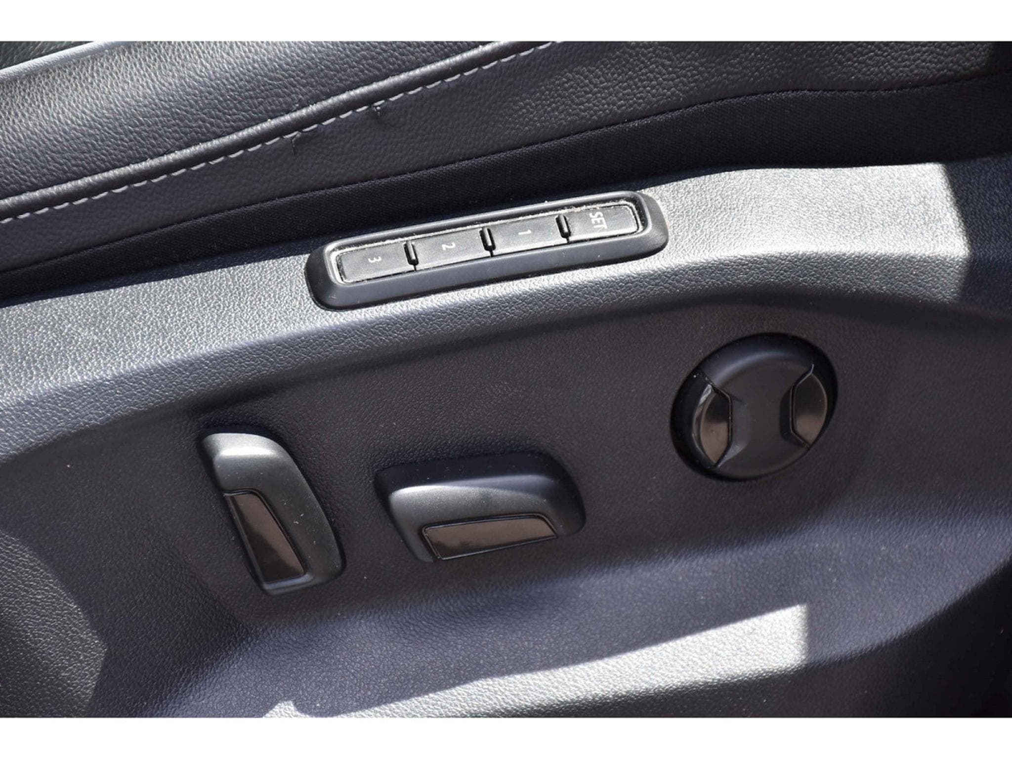 VW Tiguan 2.0 TSI 4Motion R-Line DSG CUIR MEMO TRAVEL SIDE 1° MAIN (2021) - Photo 19