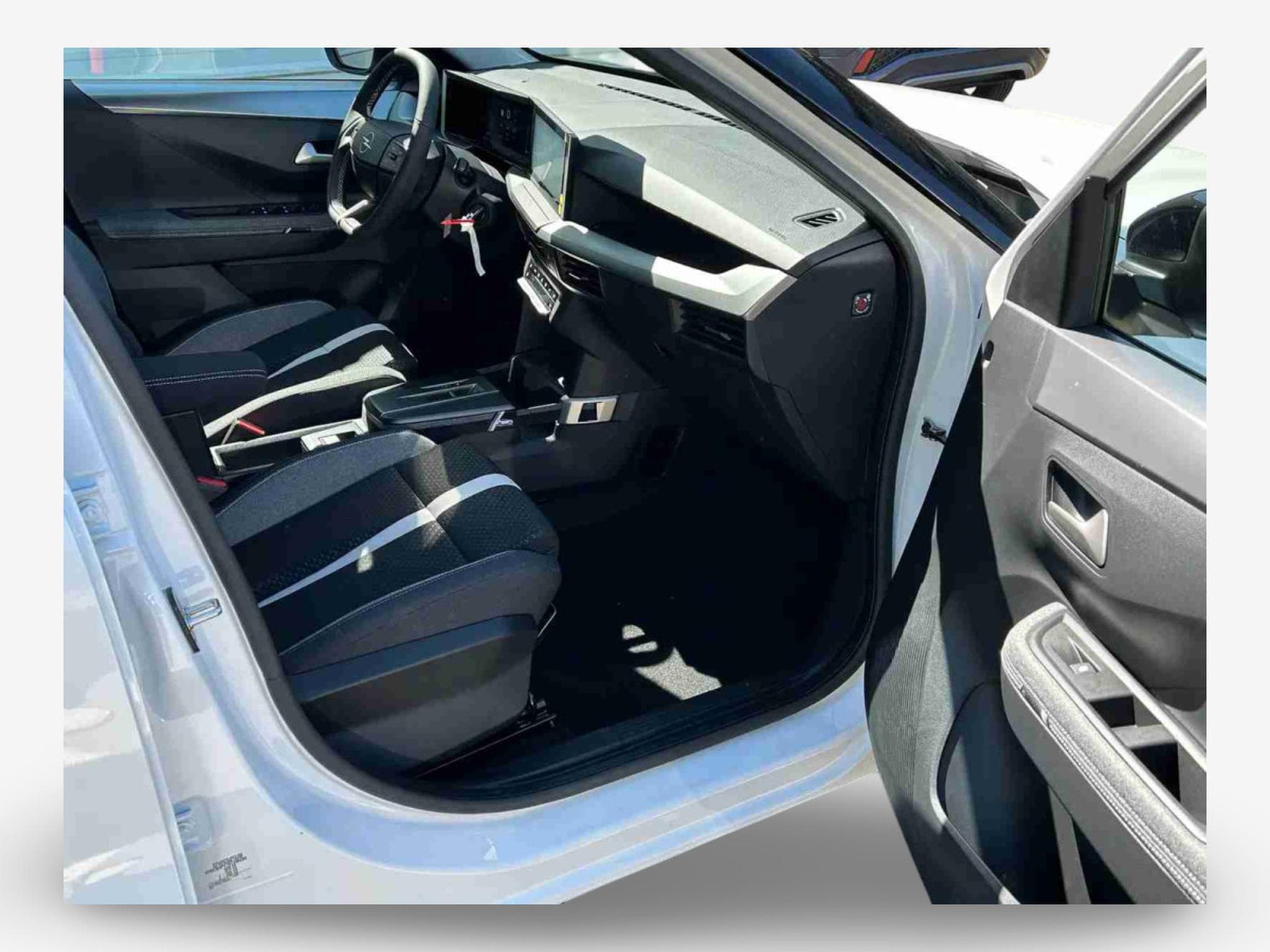Opel Frontera 1.2 Hybride 145 e-DC6 GS (2026) - Foto 12
