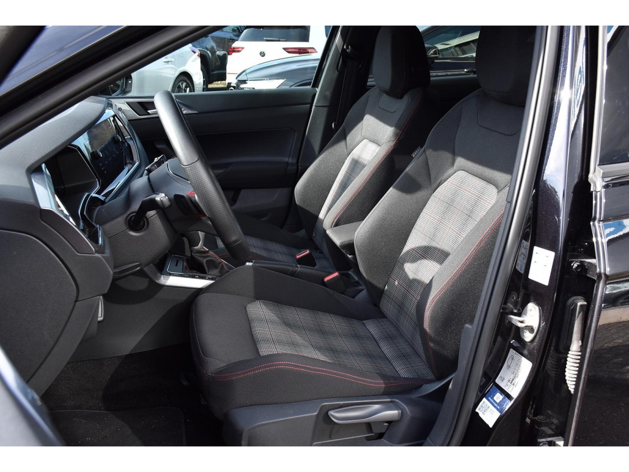 VW Polo 2.0 TSI DSG ACC TRAVEL LANE SIDE IQ.LIGHT PARK ASSIST 1°MAIN (2024) - Photo 6