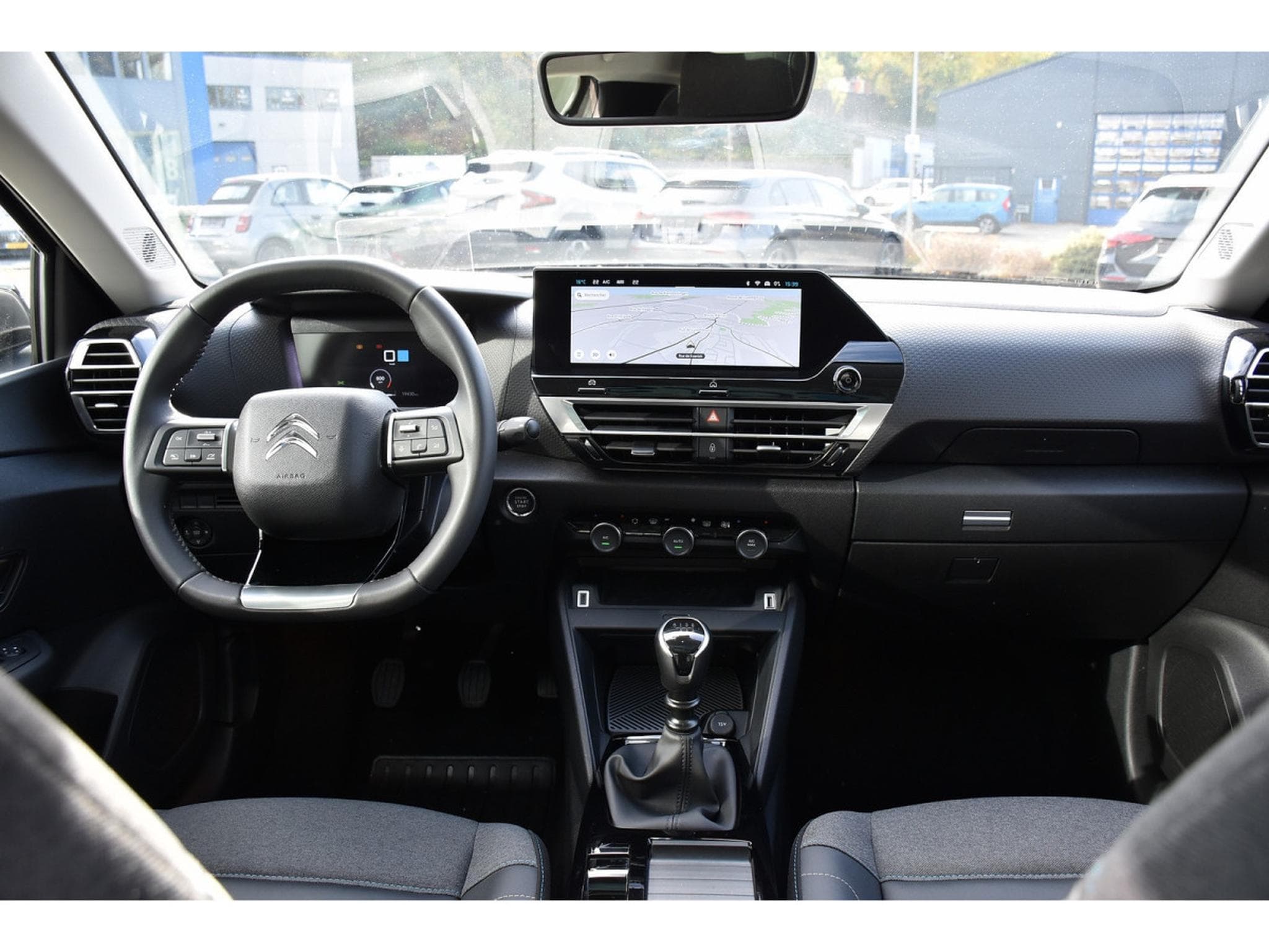 Citroën C4 1.2 PureTech 130 MAX CUIR TO HUD GPS LANE SIDE CAM360 1°MAIN (2024) - Photo 9