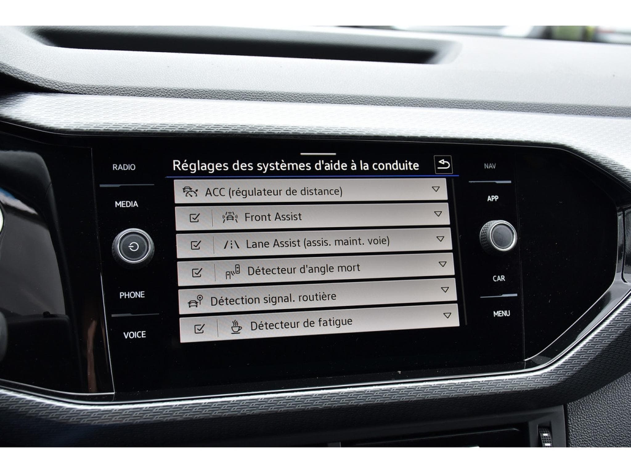 VW T-Cross 1.5 TSI R-Line DSG ACC LANE SIDE GPS KEYLESS CAM 1° MAIN (2022) - Photo 15