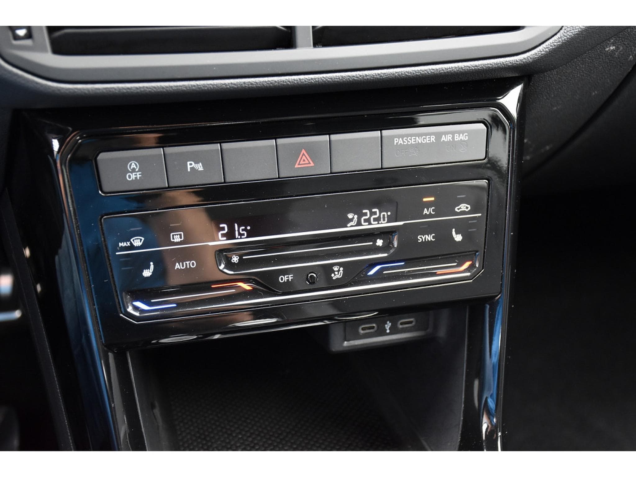 VW T-Cross 1.5 TSI R-Line DSG ACC LANE SIDE GPS KEYLESS CAM 1° MAIN (2022) - Photo 17