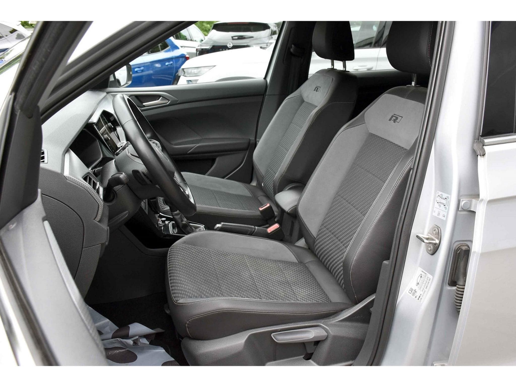 VW T-Cross 1.5 TSI R-Line DSG ACC LANE SIDE GPS KEYLESS CAM 1° MAIN (2022) - Photo 6