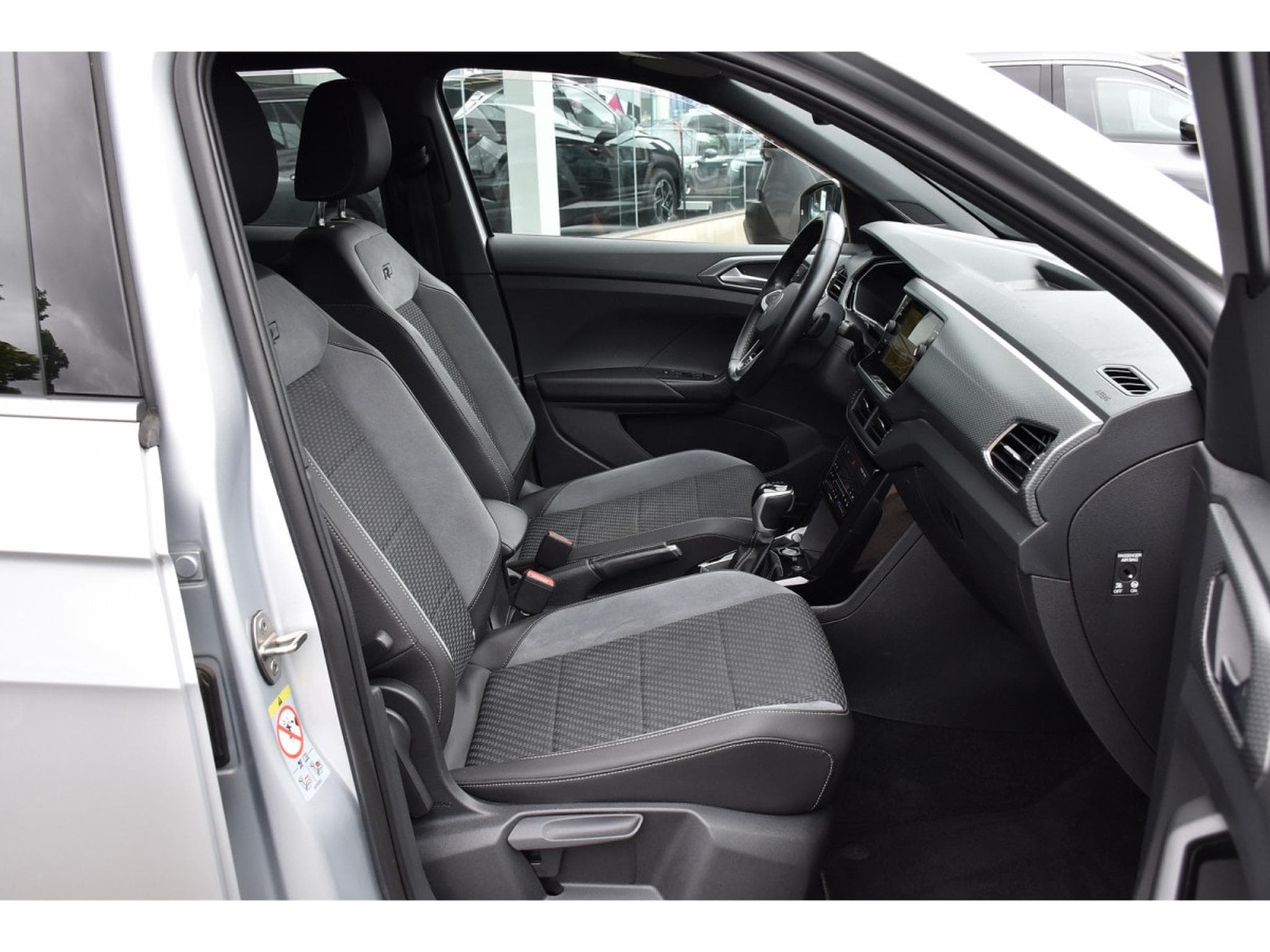 VW T-Cross 1.5 TSI R-Line DSG ACC LANE SIDE GPS KEYLESS CAM 1° MAIN (2022) - Photo 7