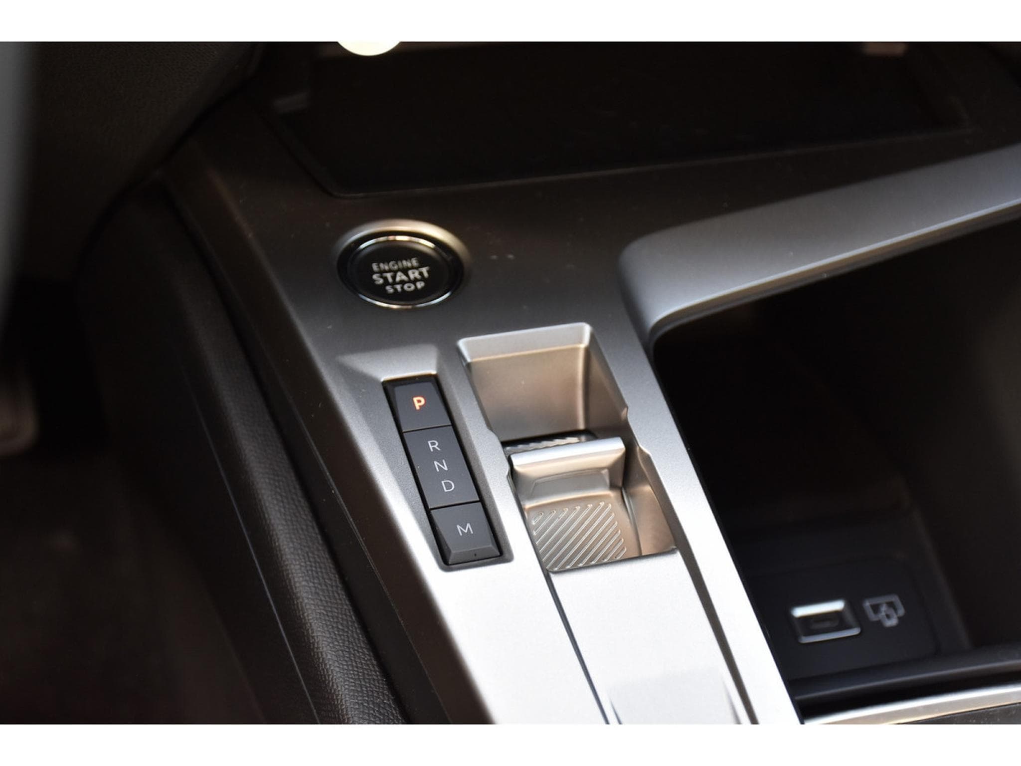 Peugeot 308 1.2 Hybrid 145 e-DCS6 Allure ACC LANE GPS CAM360 1° MAIN (2025) - Photo 22