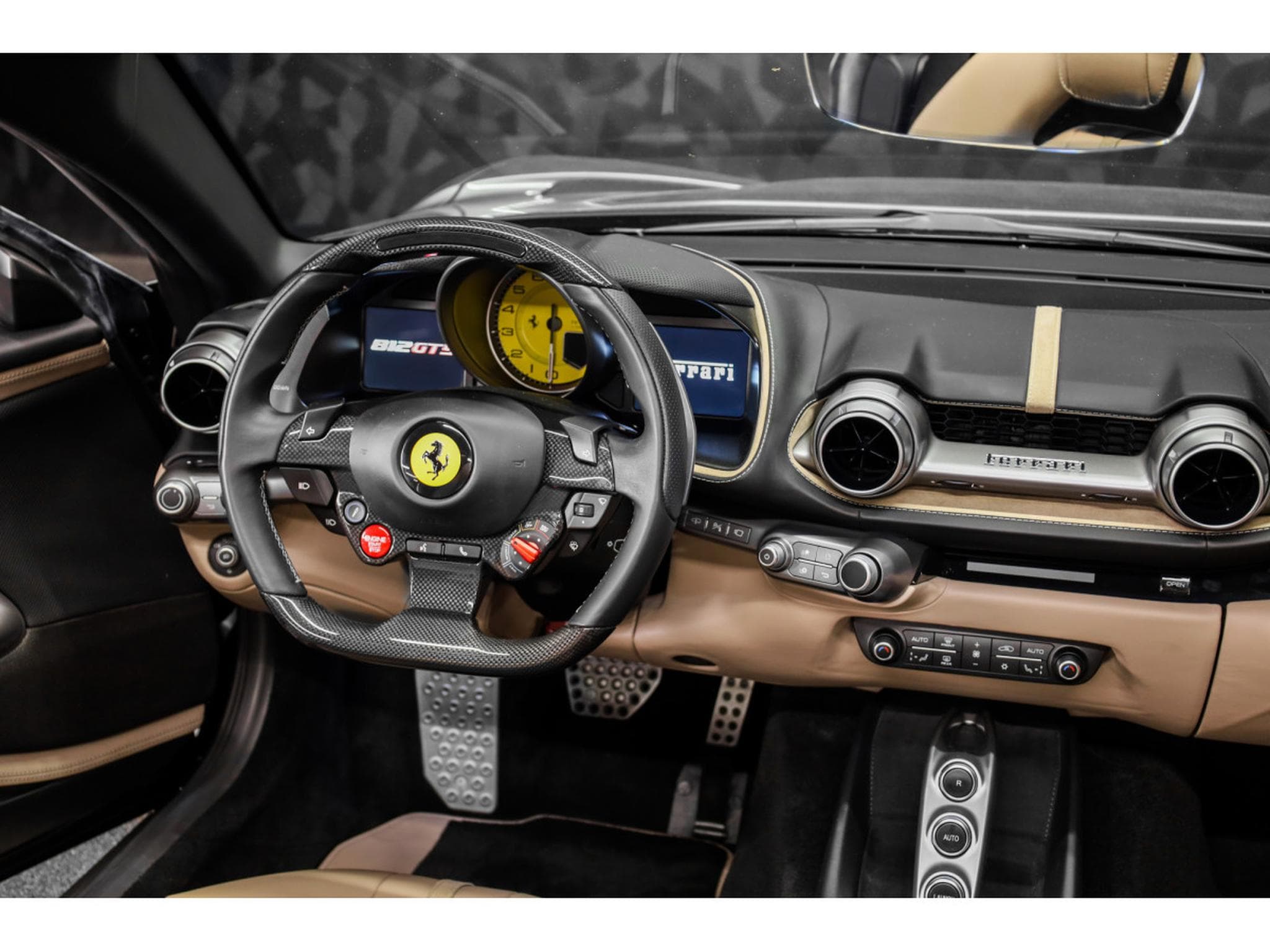 Ferrari 812 GTS 6.5 V12 (2021) - Photo 14
