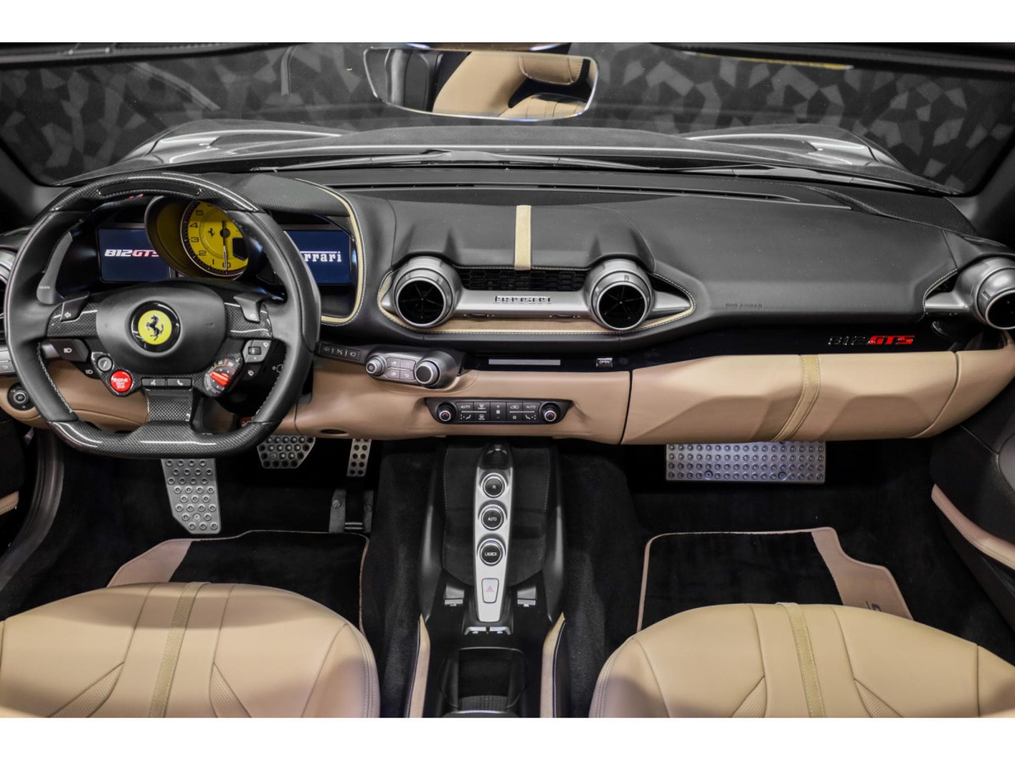 Ferrari 812 GTS 6.5 V12 (2021) - Photo 24