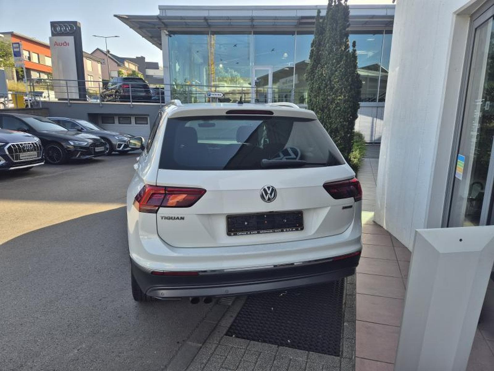 VW Tiguan 4 MOTION Life (2018) - Photo 4