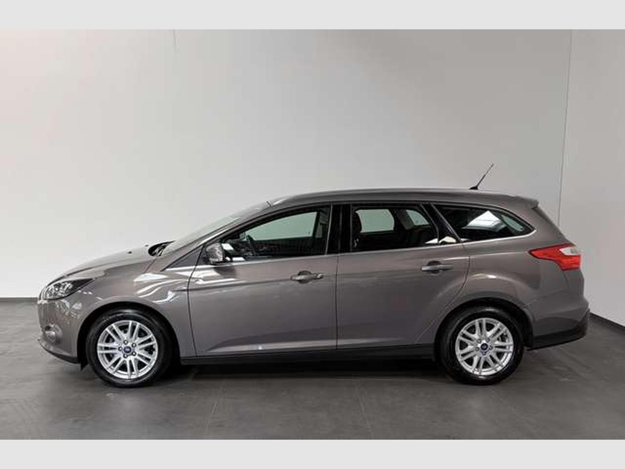 Ford Focus Titanium *1.Hand *AHK*City-Paket*Tempomat (2014) - Foto 3