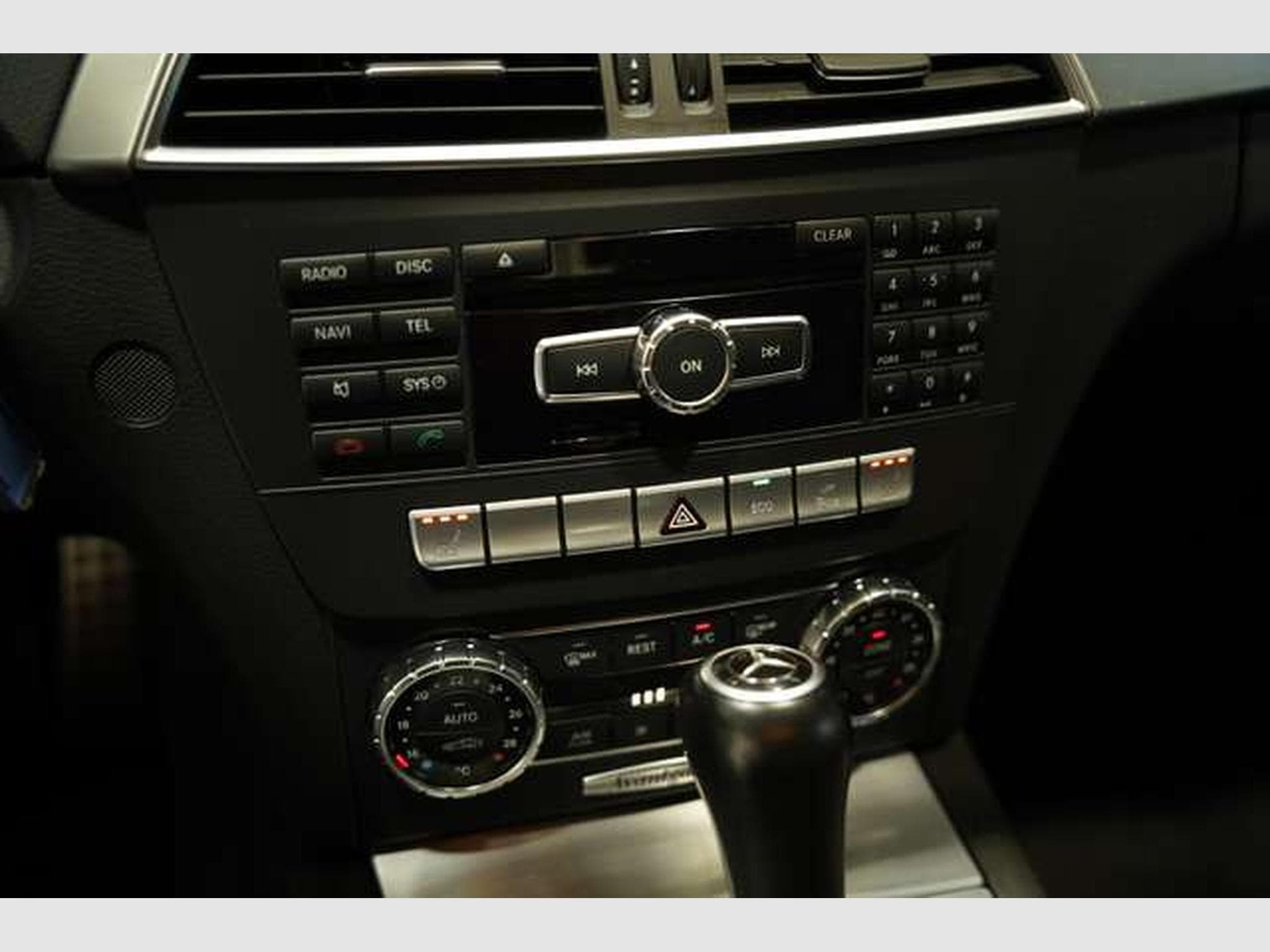 Mercedes C 200 CGI BlueEfficiency AMG Line *Bi-Xenon *SHZ (2011) - Photo 14