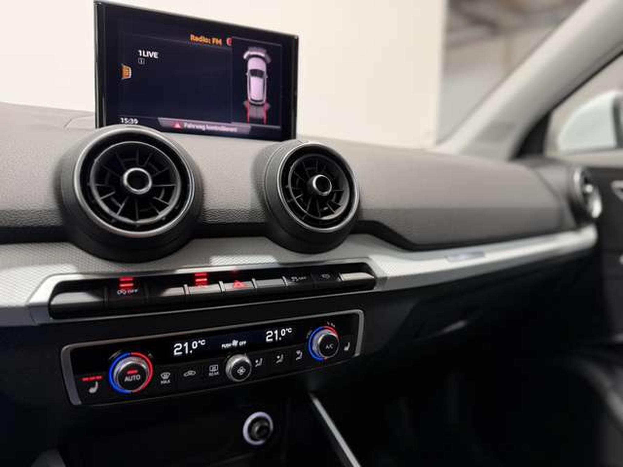Audi Q2 S-tronic *2.Hand *PDC *Sitzheizung *Tempomat (2017) - Foto 14