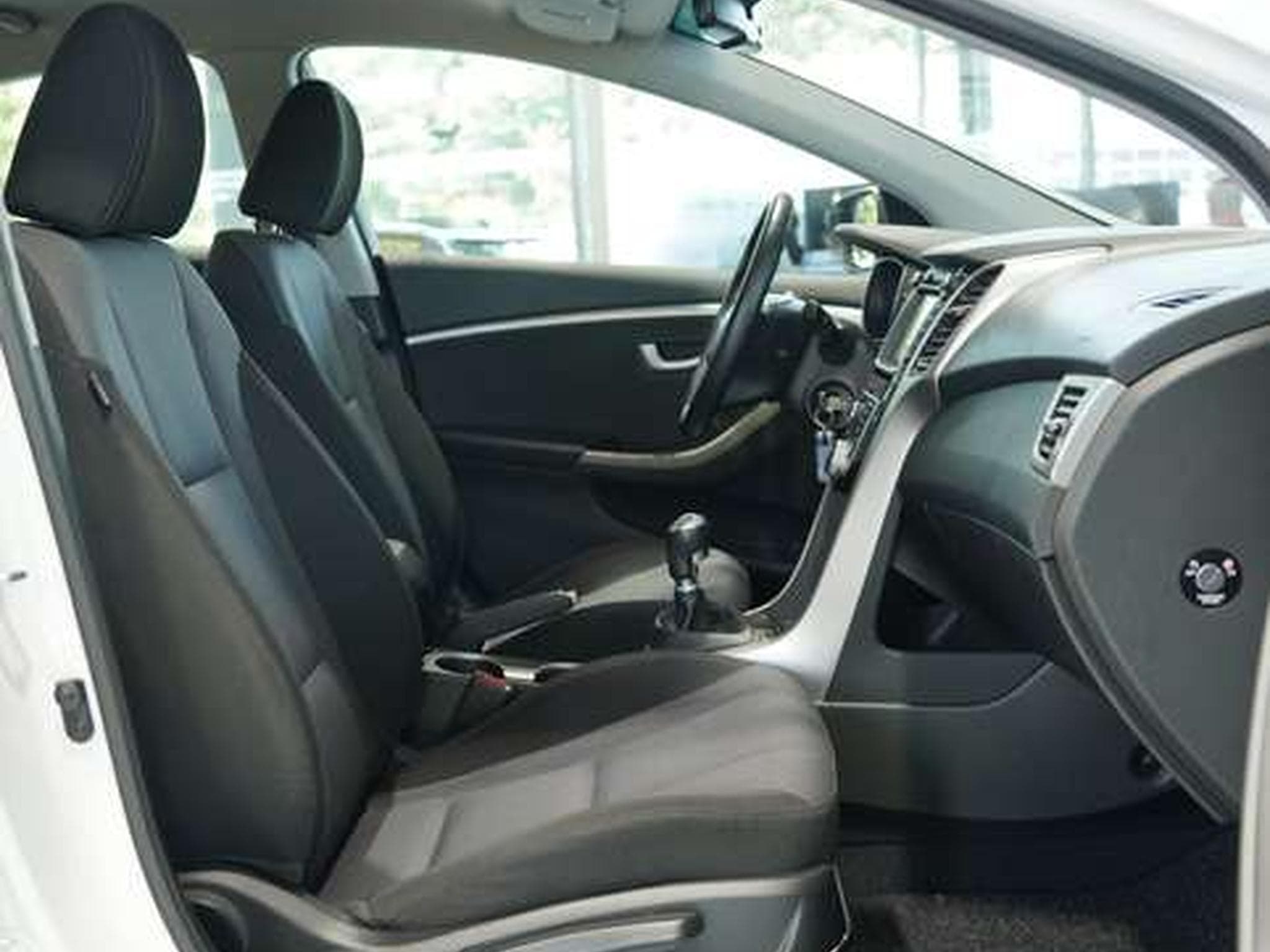 Hyundai i30 YES! *1.Hand *Tempomat *Navi *Bluetooth (2016) - Photo 14